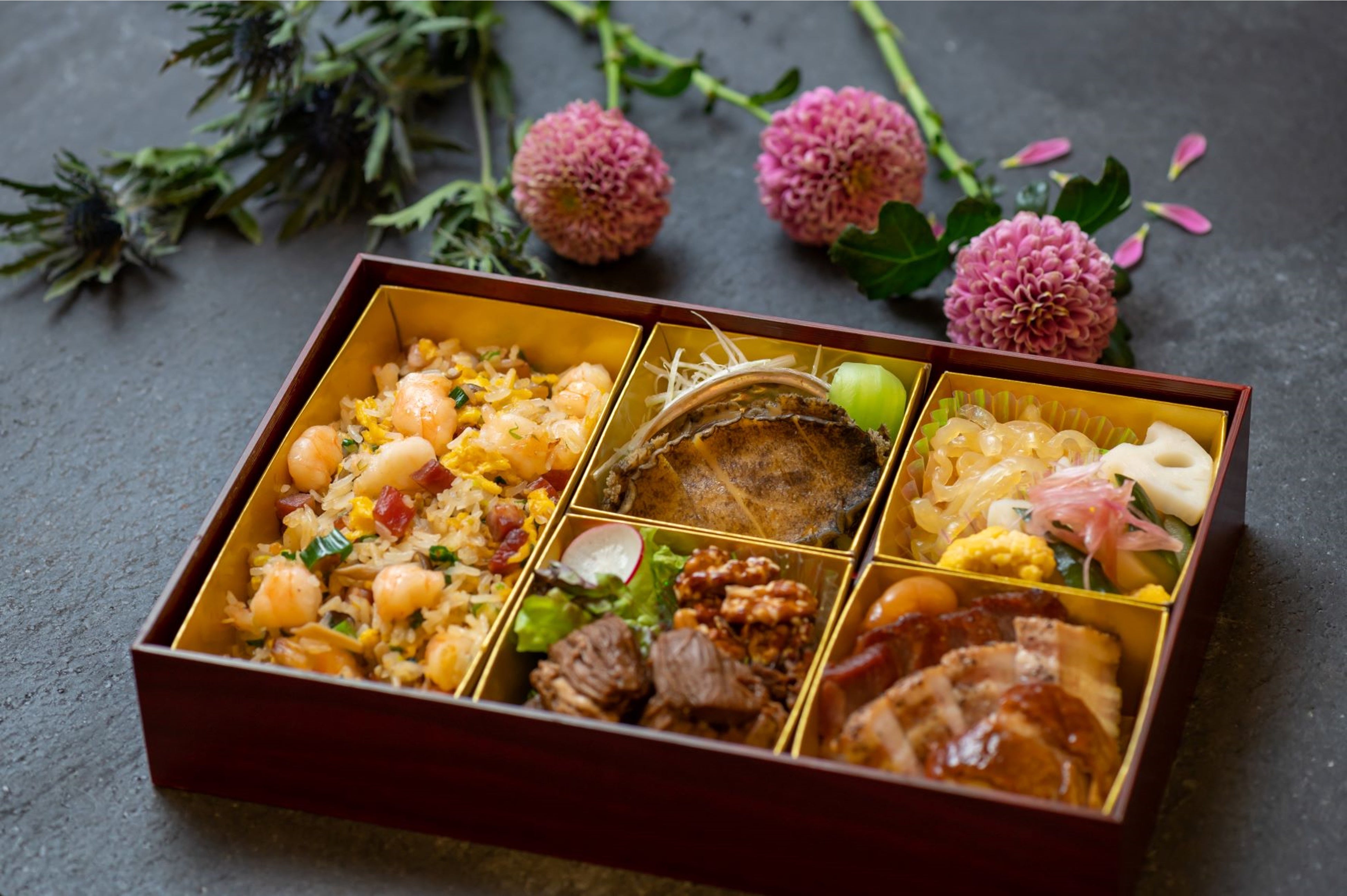 ルームサービスでお届けする「彩龍」料理長特製中華弁当