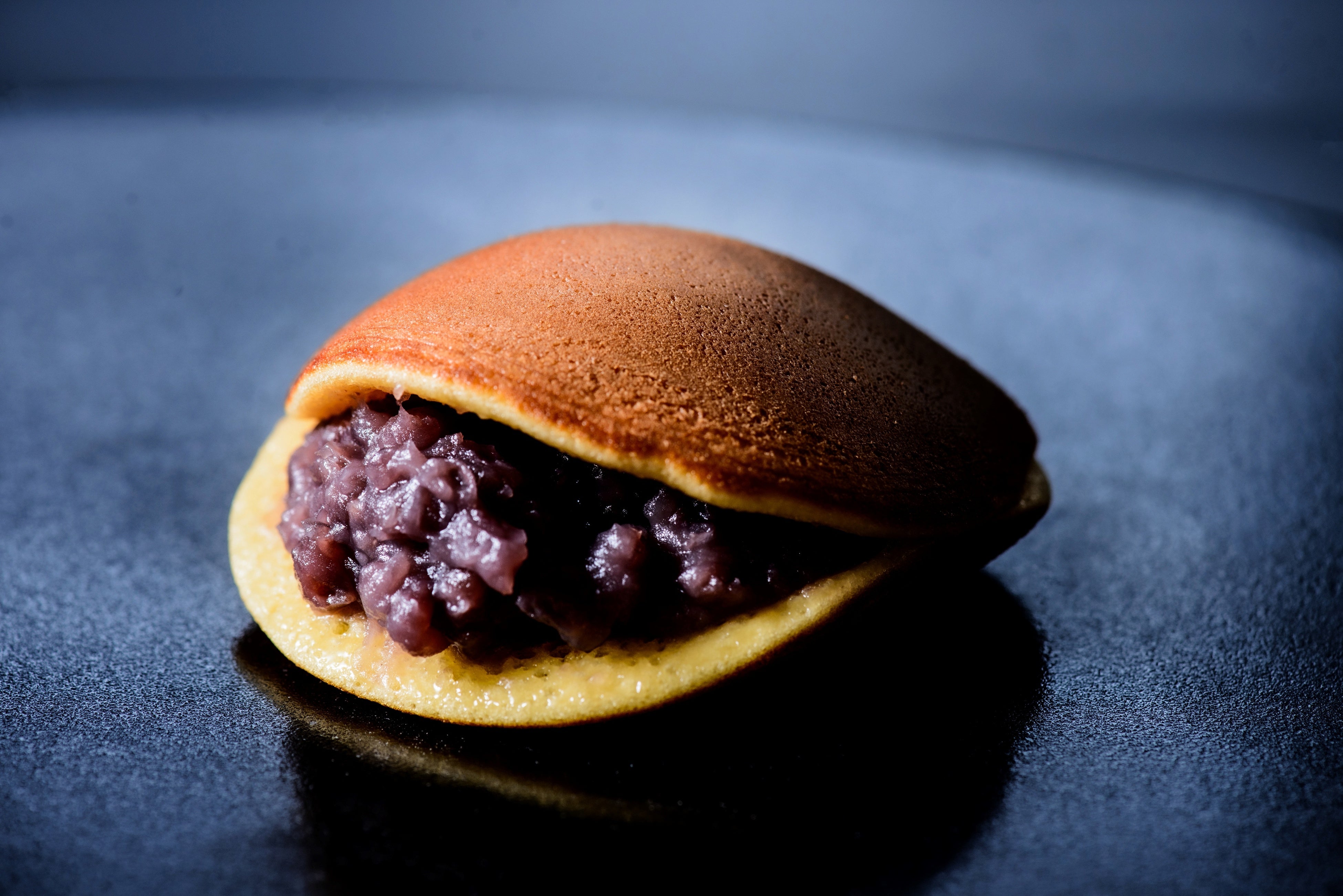 自家製あんこたっぷりのどら焼き