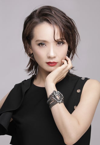 元タカラジェンヌ壱城あずささん、如月蓮さん、十碧れいやさんがインスタライブに登場】ダーマロジカの魅力と健やかな素肌美の秘訣に迫るインスタライブ