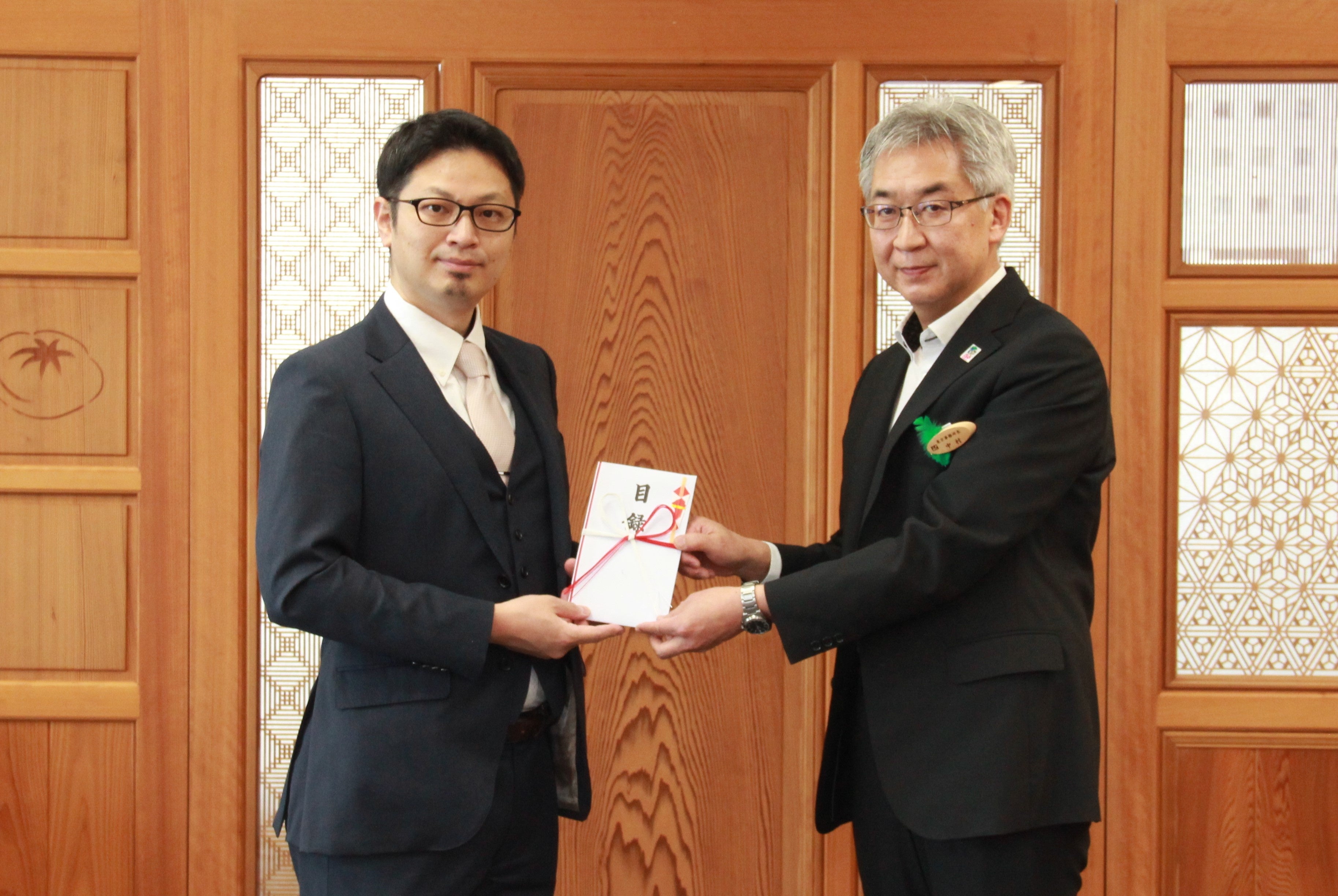 左：ナイル株式会社 執行役員 社長補佐 大谷 昌史、右：栃木県 東京事務所長 中村 和史氏