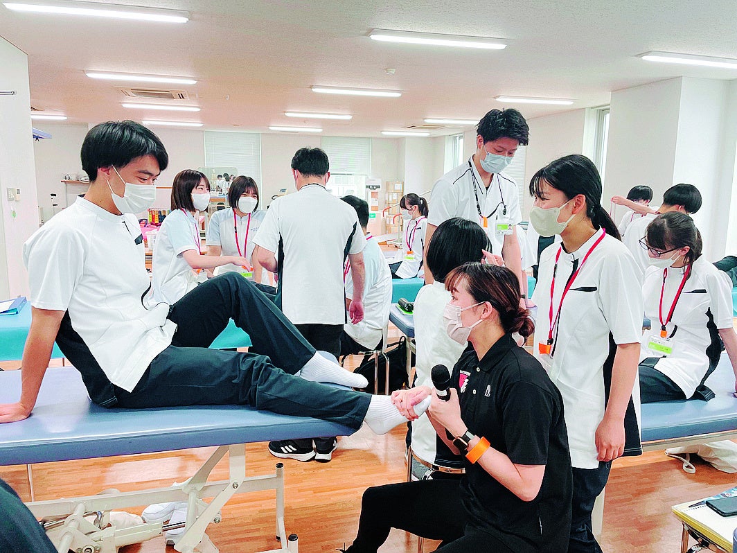 麻生専門学校グループがライジングゼファーフクオカとのパートナーシップを継続 麻生専門学校グループがライジングゼファーフクオカとのパートナーシップを継続