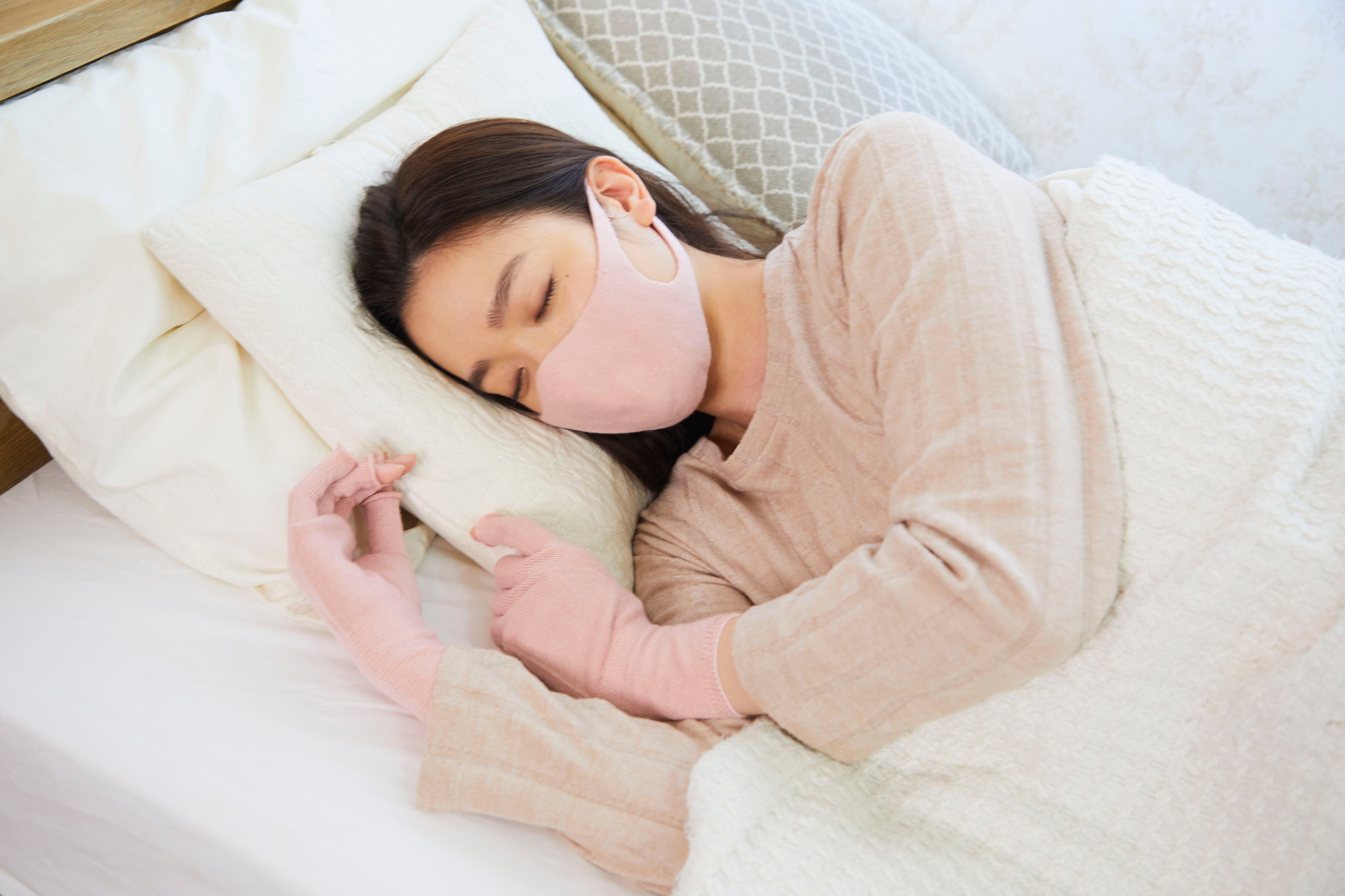 顔にやさしくフィットするやわらかマスク