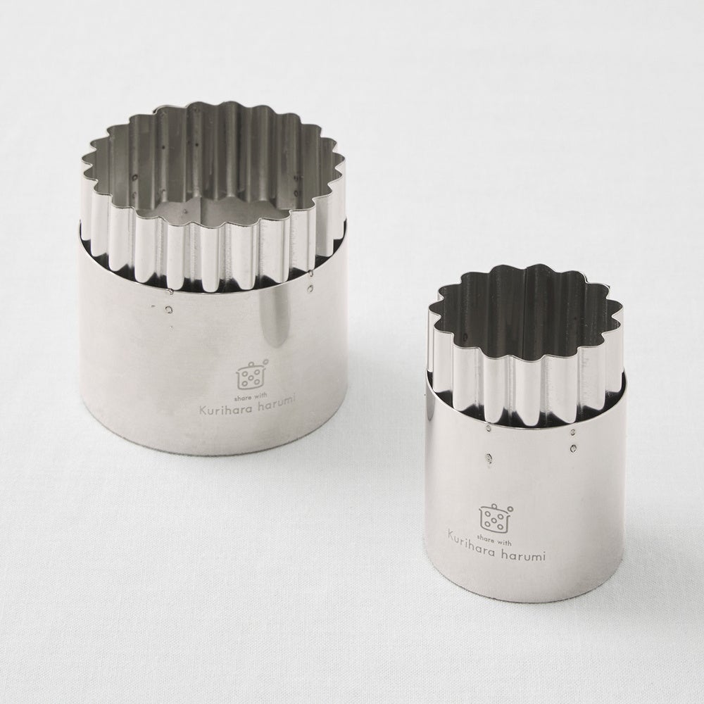 ウェーブ・ラウンド両用 抜き型　6cm　990円（税込）／4cm　880円（税込）