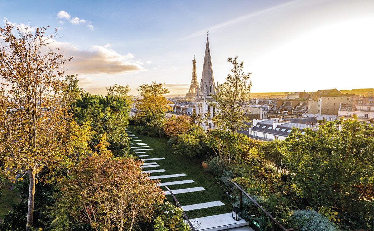 ブルガリホテル パリ（エッフェル塔を望む最上階のペントハウスの空中庭園でプロポーズやWパーティ）