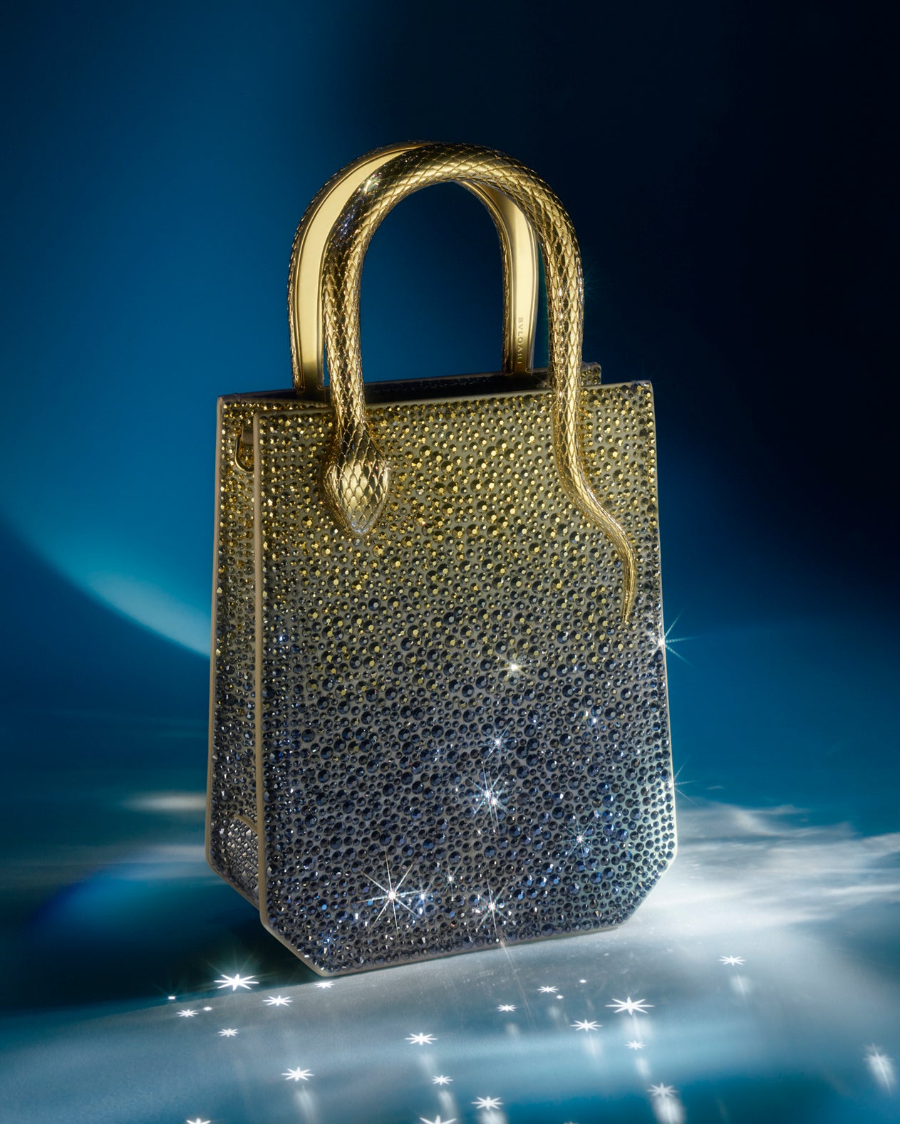 ブルガリ 銀座タワーに輝くインタラクティブなイルミネーション