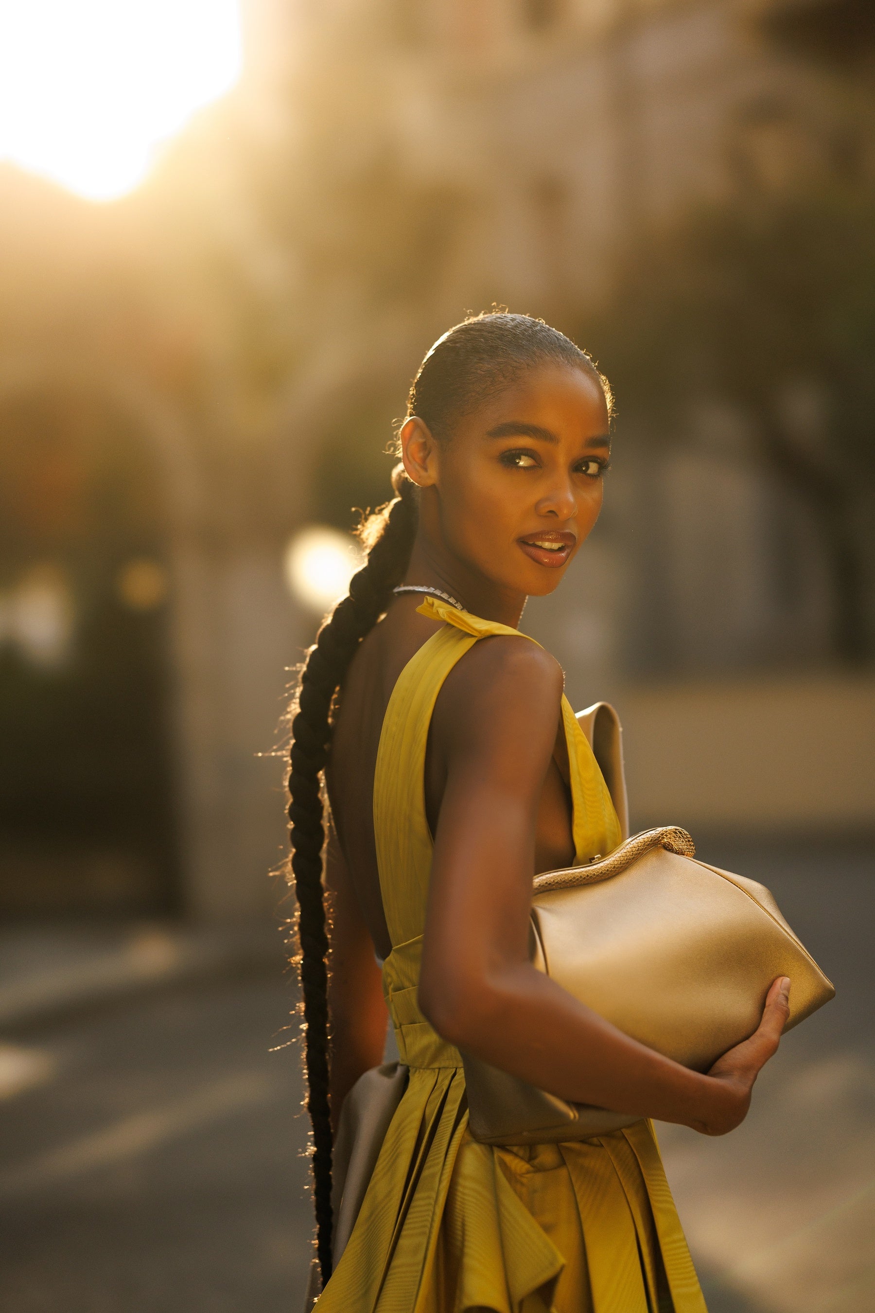 極美品 マガリ シャンブレーリネン リボン プルオーバー スモークイエロー 楽天市場】MAGALI マガリ フレンチリネンスクエアヨークプル