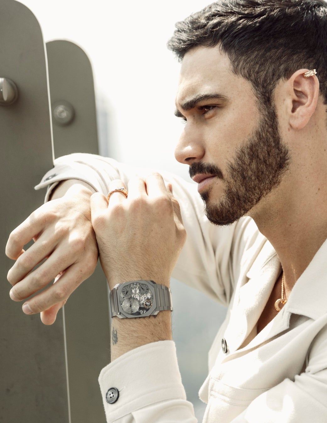 「オクト フィニッシモ ウルトラ」を着用したメキシコの俳優アレハンドロ・スペイツェ