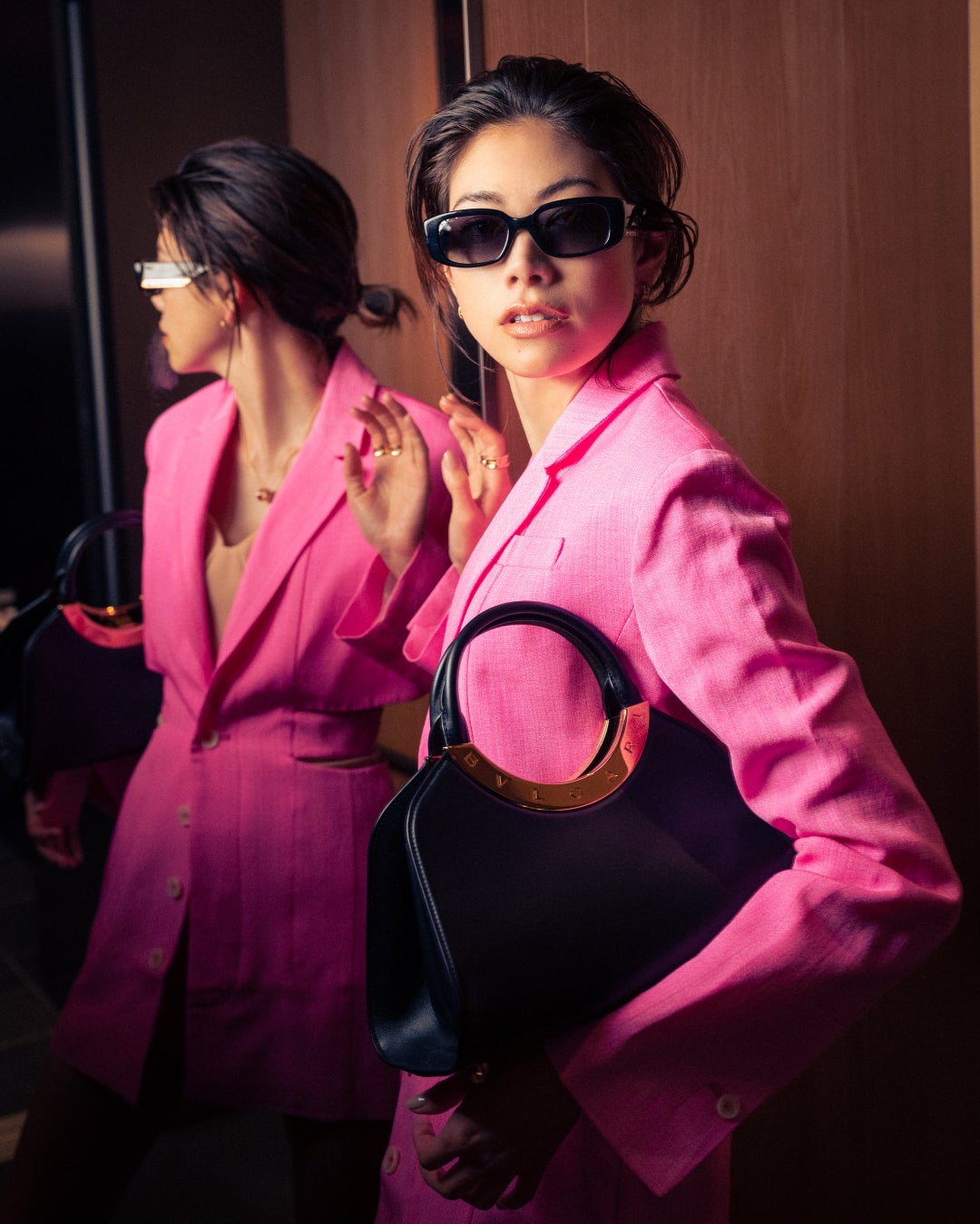 森星がブルガリの新作バッグ「ブルガリ ローマ」を公開 森星がブルガリの新作バッグ「ブルガリ ローマ」を公開