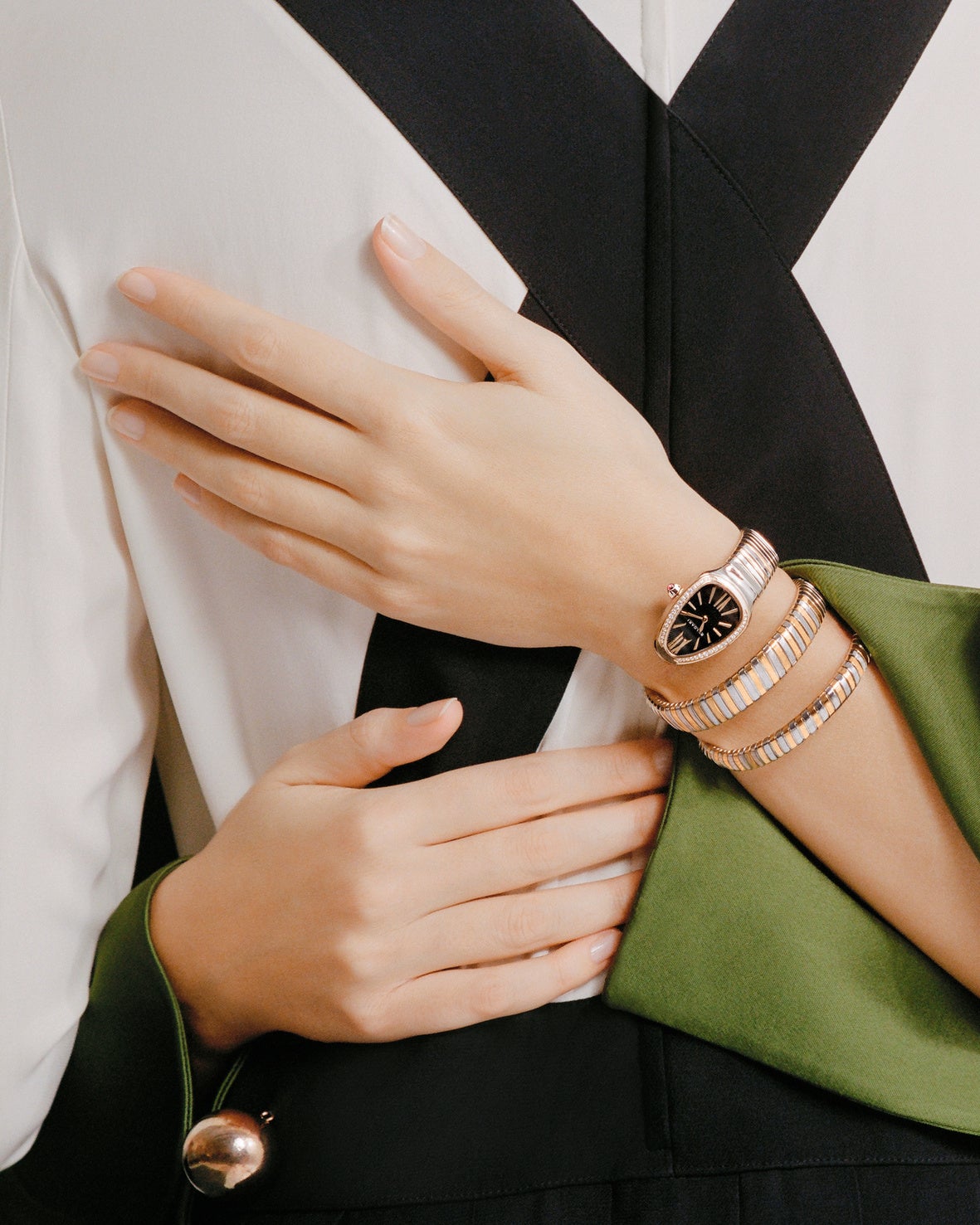 「セルペンティ　トゥボガス」　時計　2,321,000円（税込）