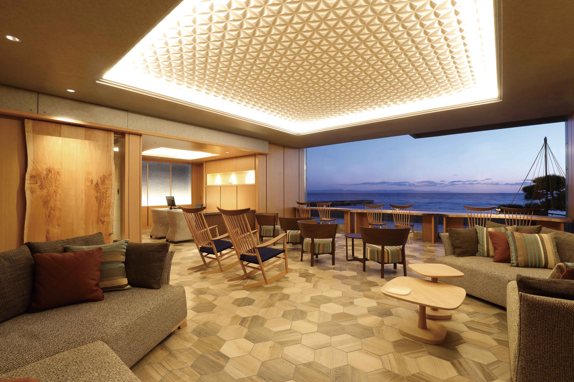 函館 「しおさい亭別館花月」ラウンジ