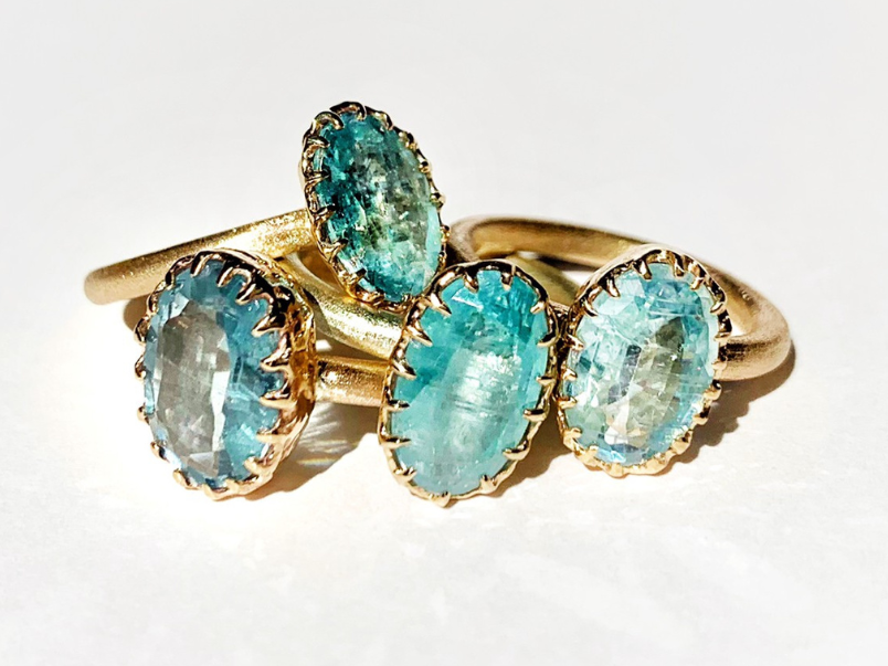 秋に艶めく自分だけのオートクチュールリングで手元を華やかに。KAORU