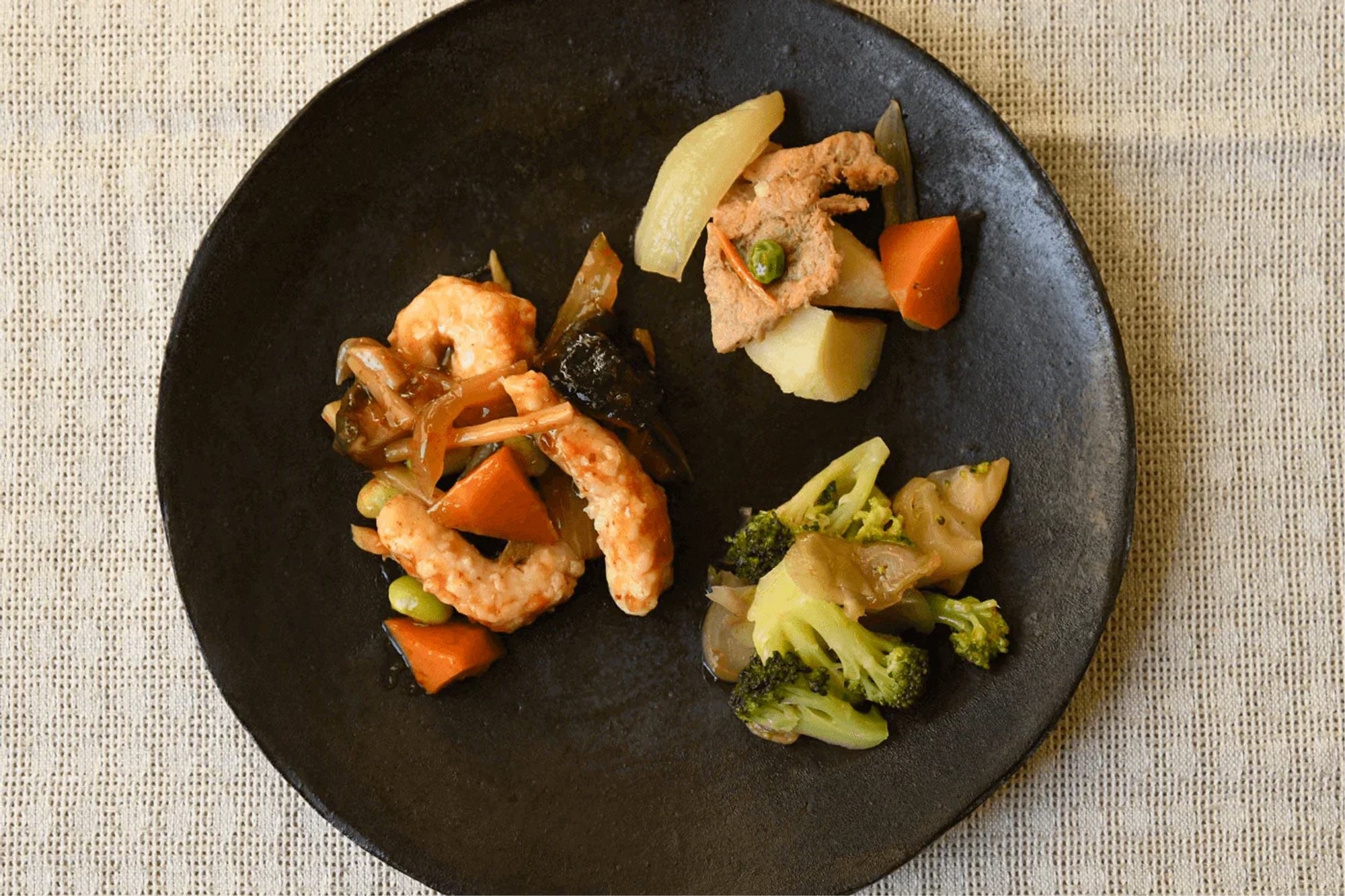 エビチリ・肉じゃが・ブロッコリーとザーサイ炒め