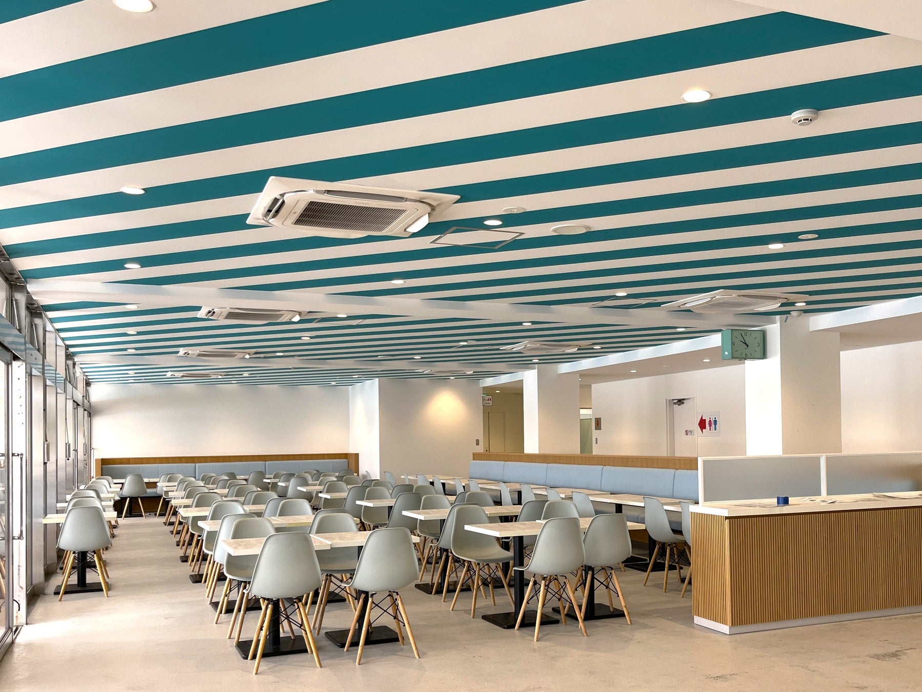 屋内レストラン