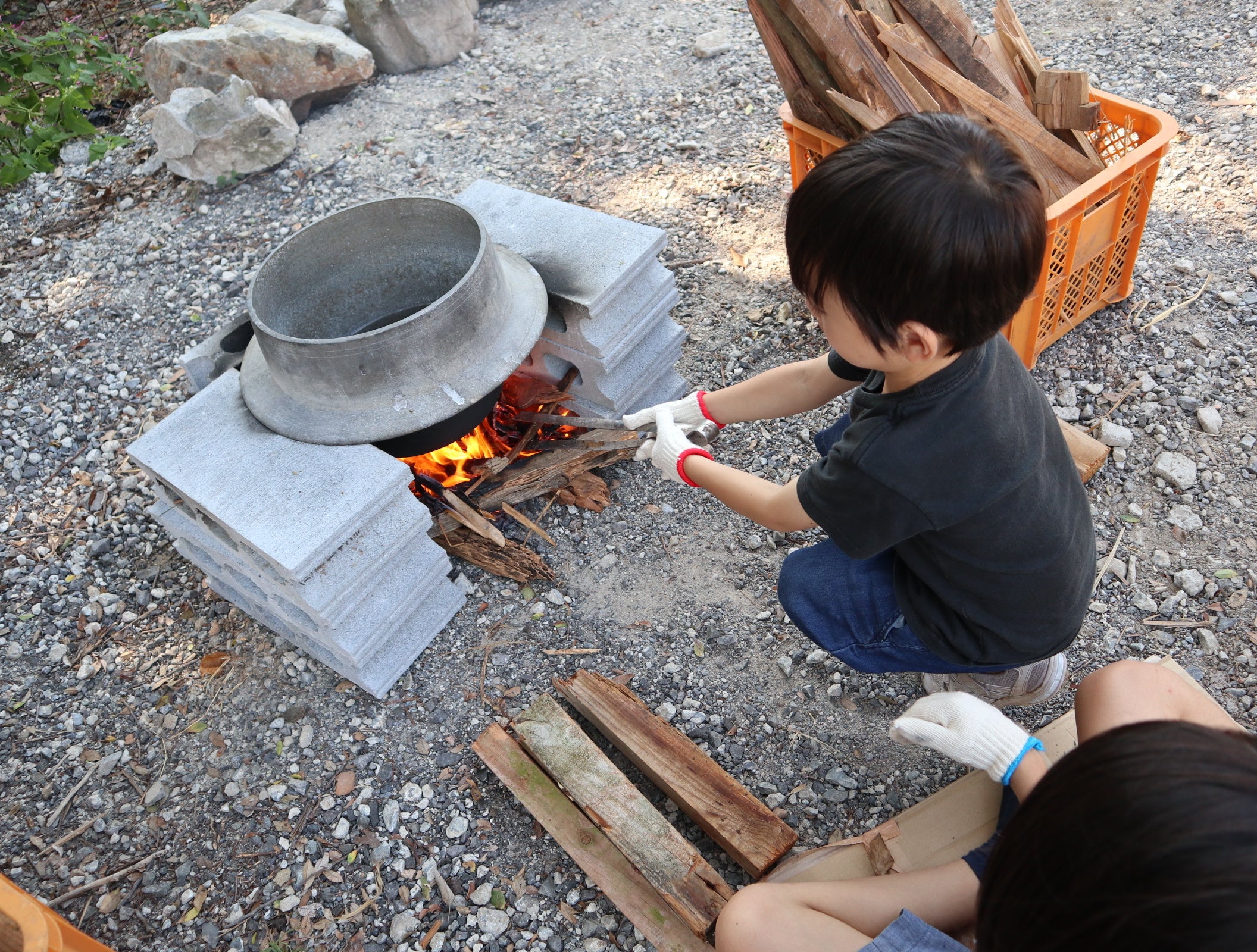 塩づくり体験の様子