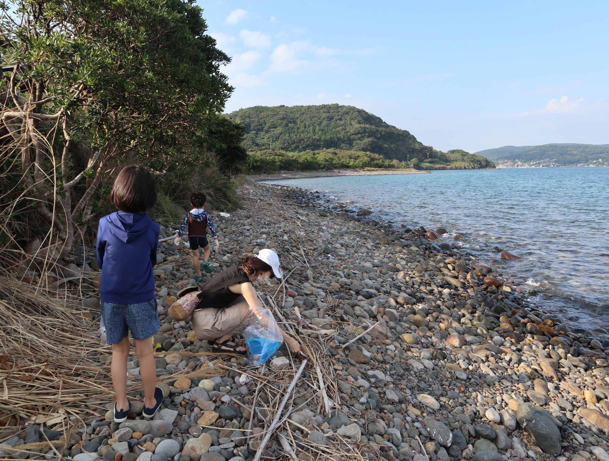 油谷湾ビーチクリーンの様子