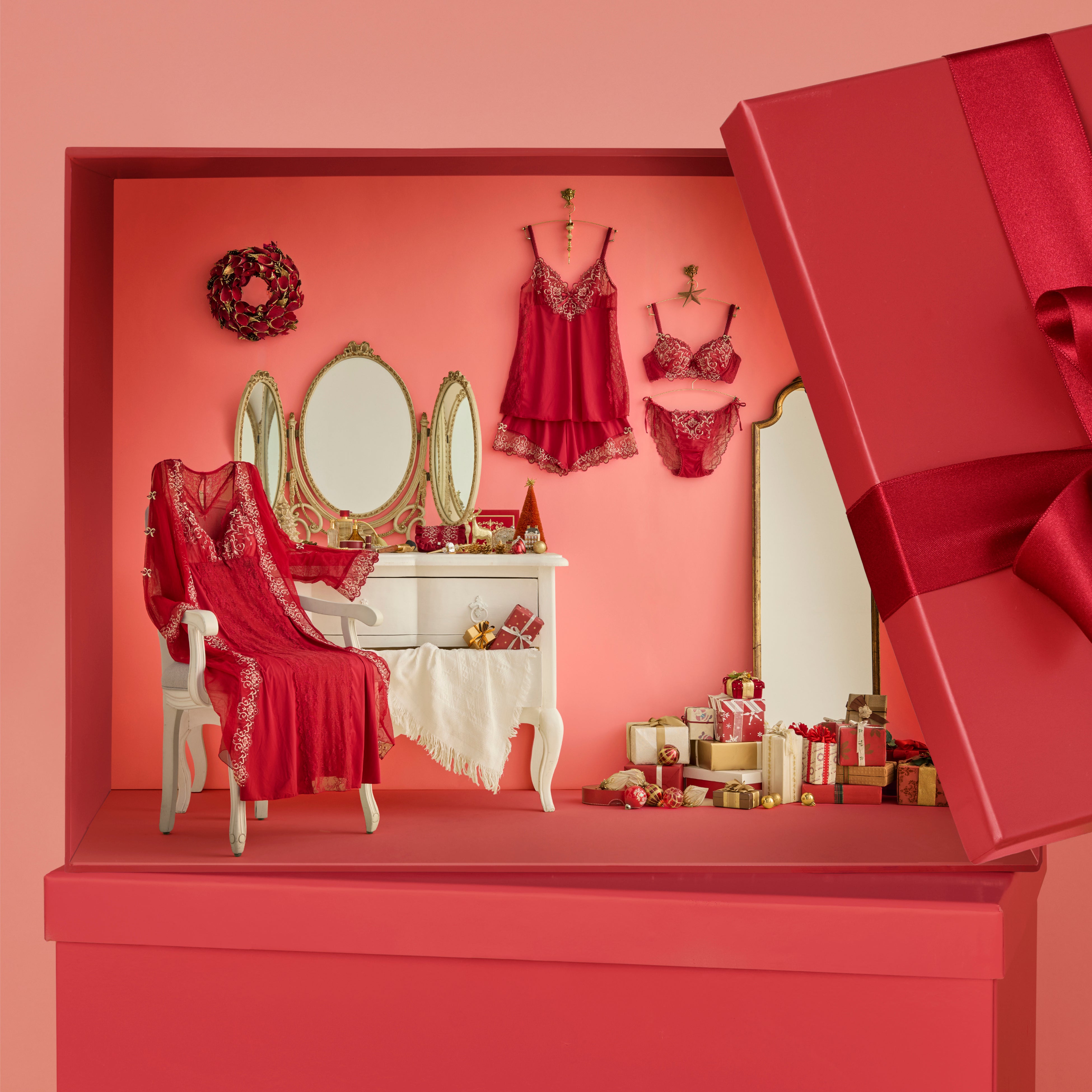 リサマリ　2024AW クリスマスコレクション グレッタ グレッタ ブラジャー（B-D）＜サイドシェイプ＞（ワイヤーブラ