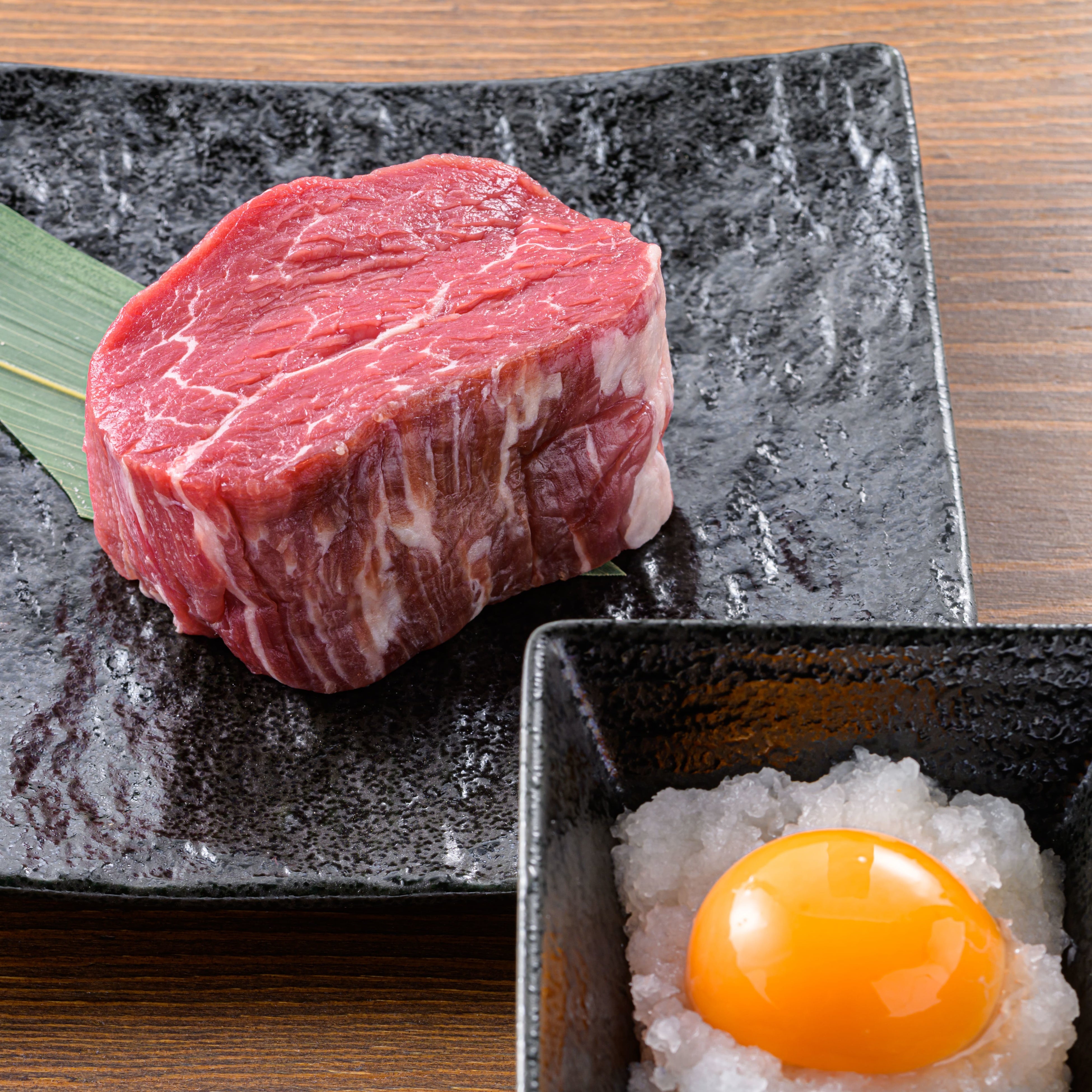 ヒレステーキ月見おろし付き（税込1,749円）