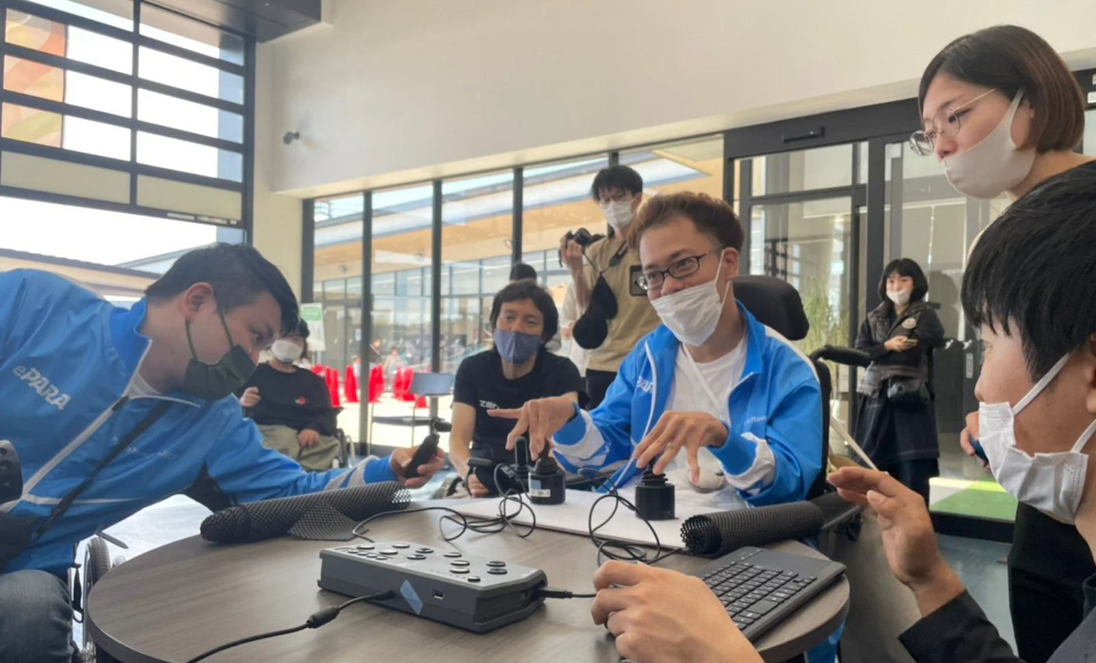  ▲10月16日　テクノツール社のレーシングシュミレーターを体験