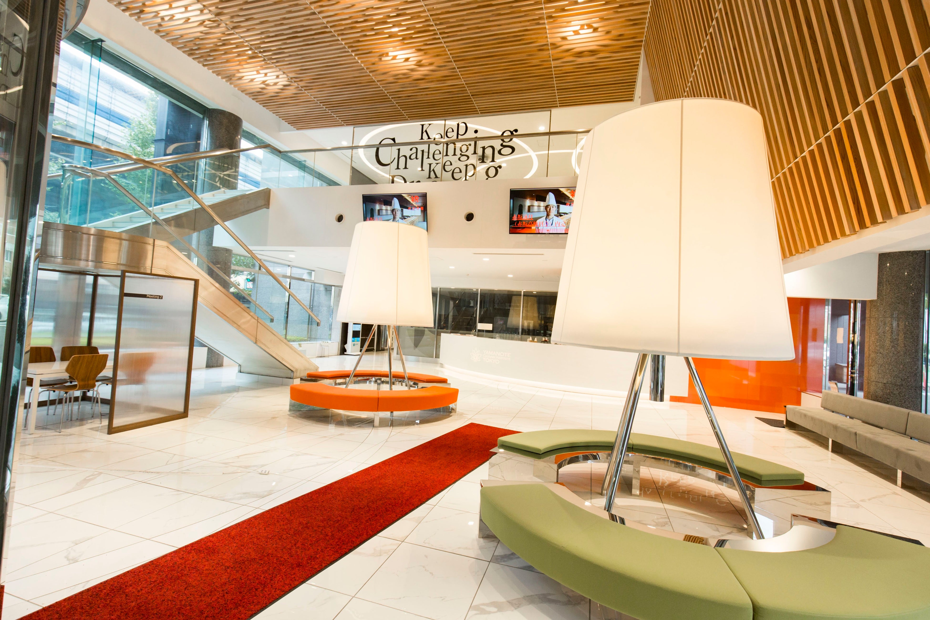 ホテルに負けないエントランス