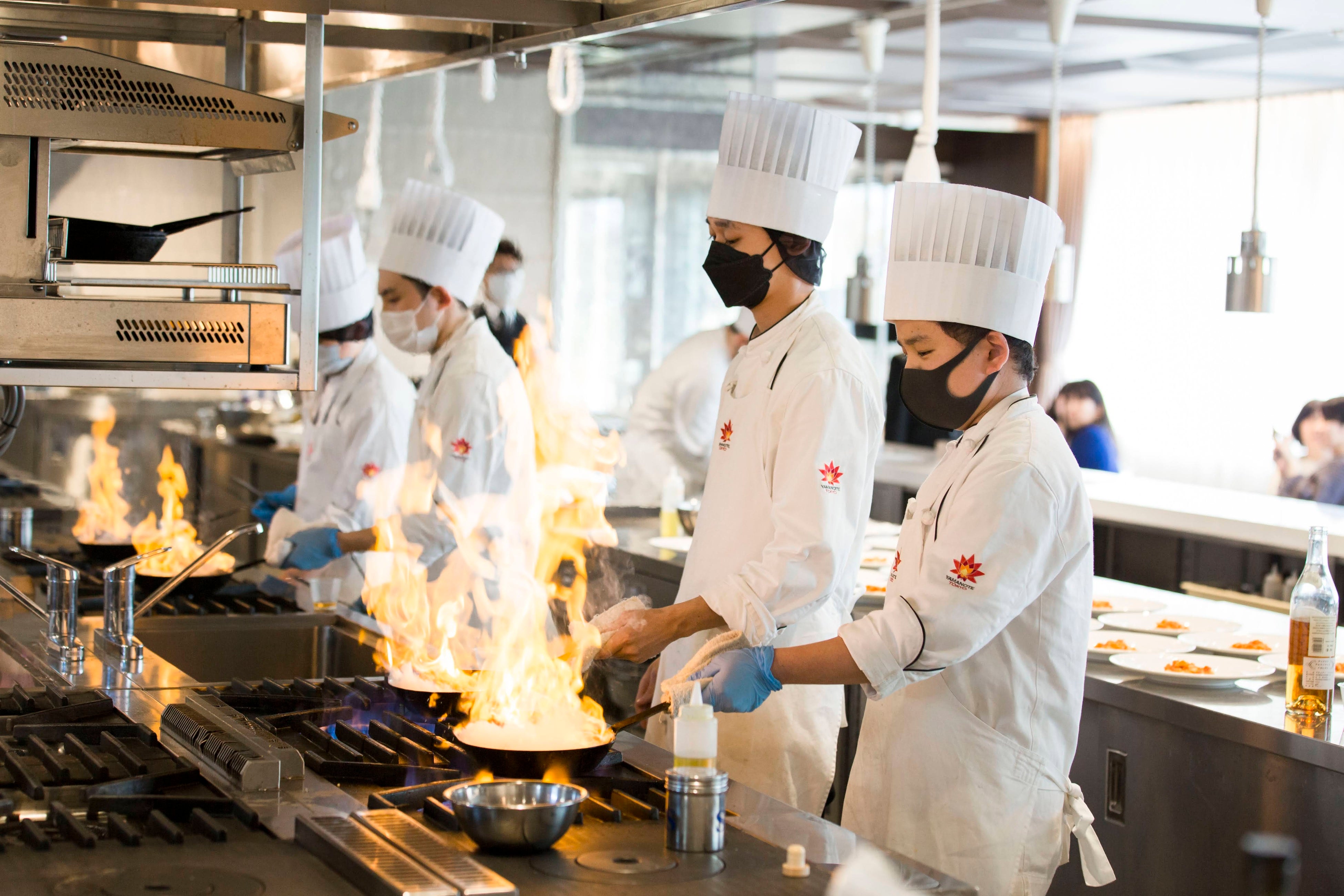 本物のお客様に本気のレストラン