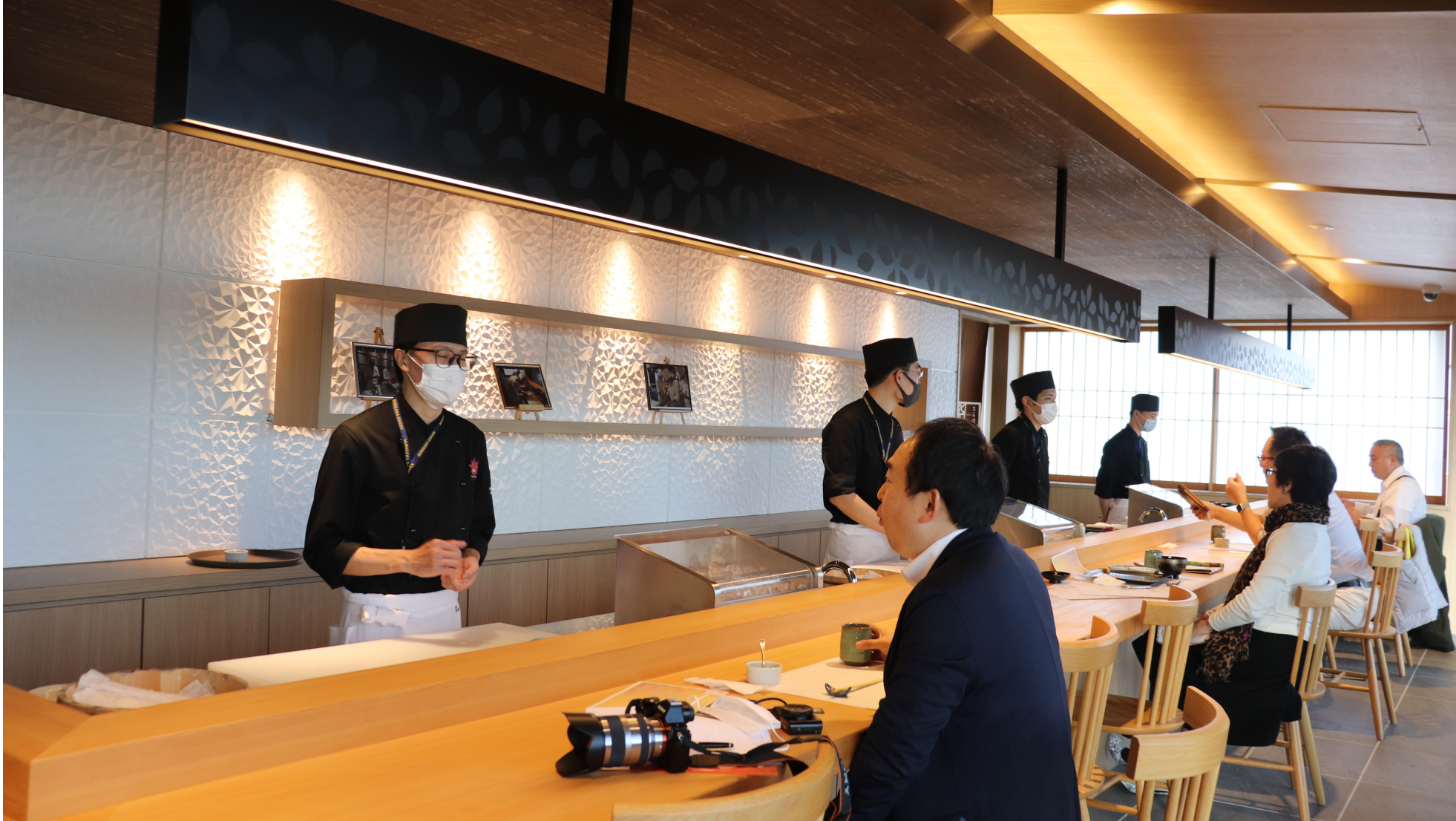 学内に設置された鮨むら川　学生が月１レストランを運営