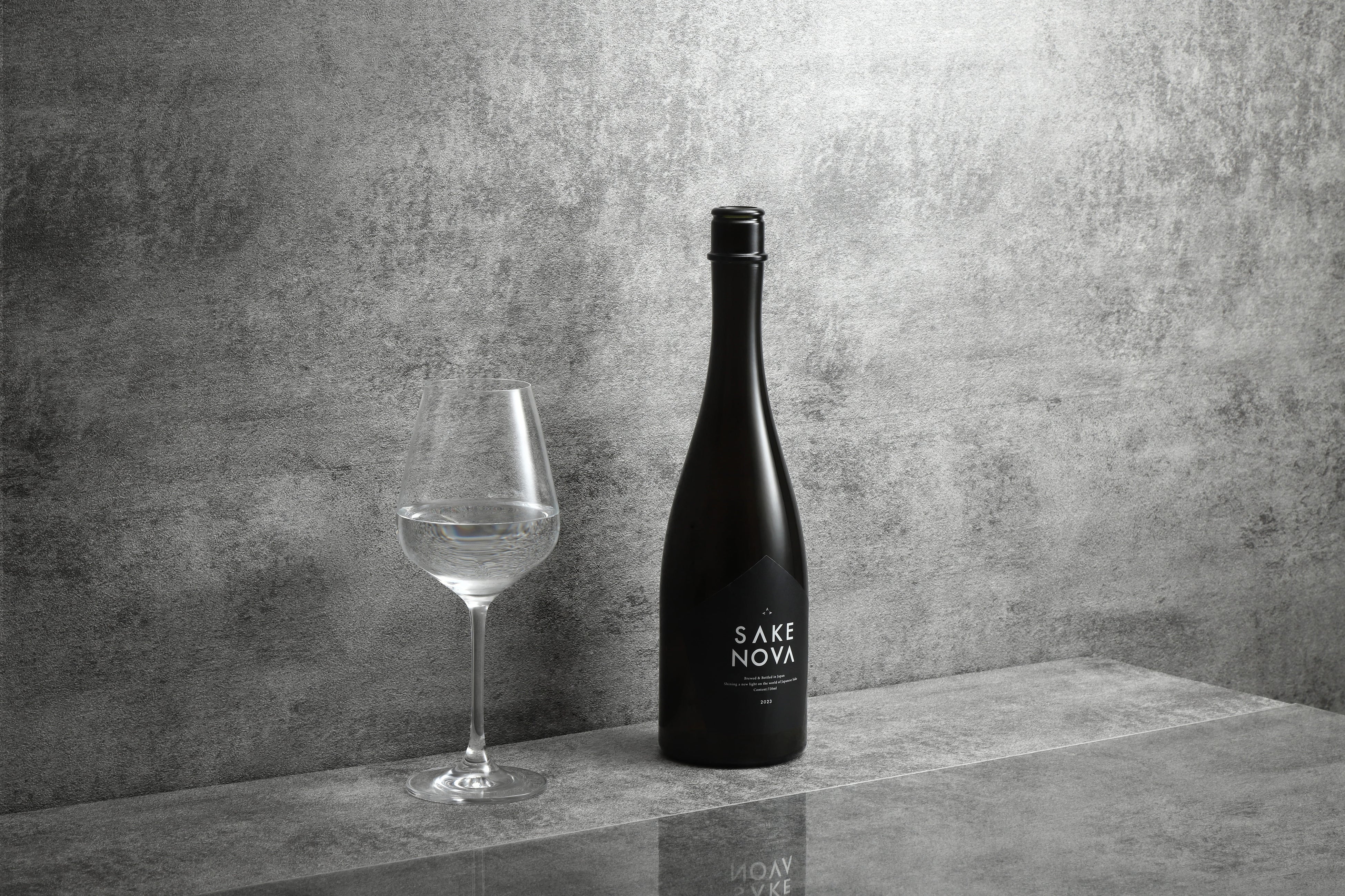 事前予約分が即完売したハイエンド日本酒ブランド「SAKE NOVA