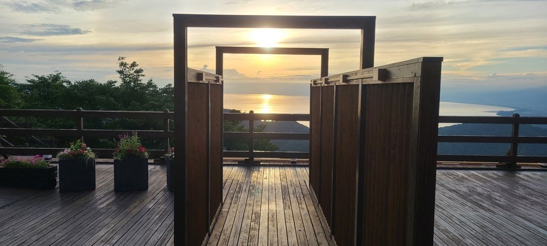 碧テラスと駿河湾の夕日