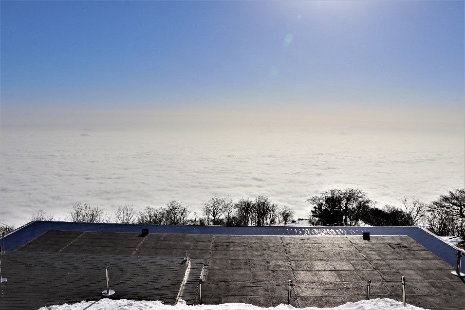 「グランドテラス」から望む雲海　