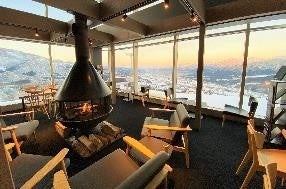 オーストリアスノーハウスから望む魚沼平野の眺望