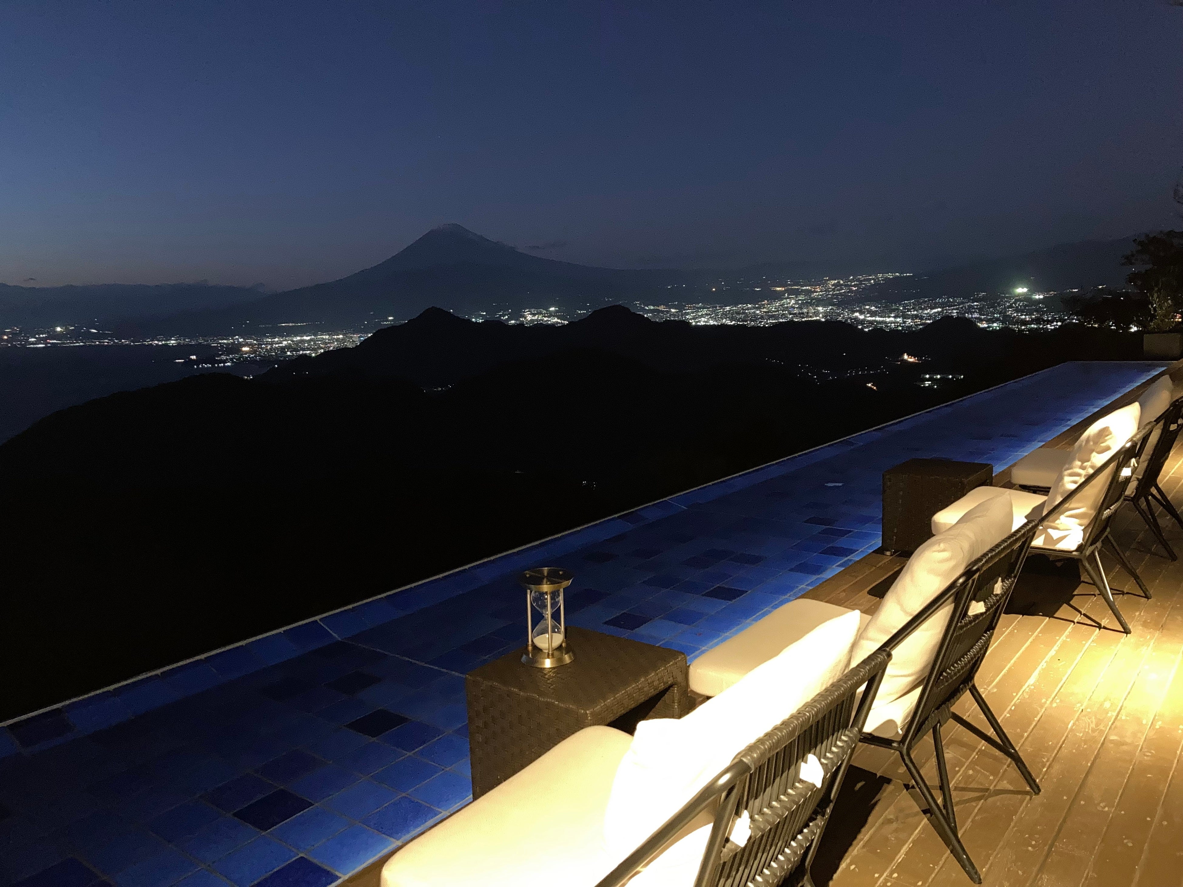 碧テラス　ザ・ウォーター ラウンジから見る夜景