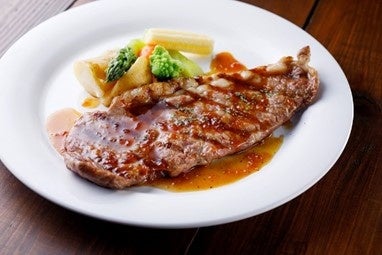 「グリルダイニング＆バー HALUKA」メニュー　サーロインステーキ