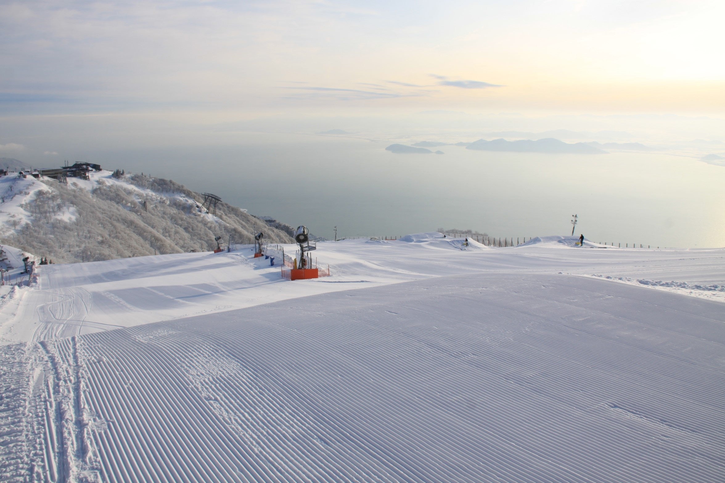 コースエリアの「ホーライパノラマゲレンデ」(ゲレンデ右奥部分が予定会場)