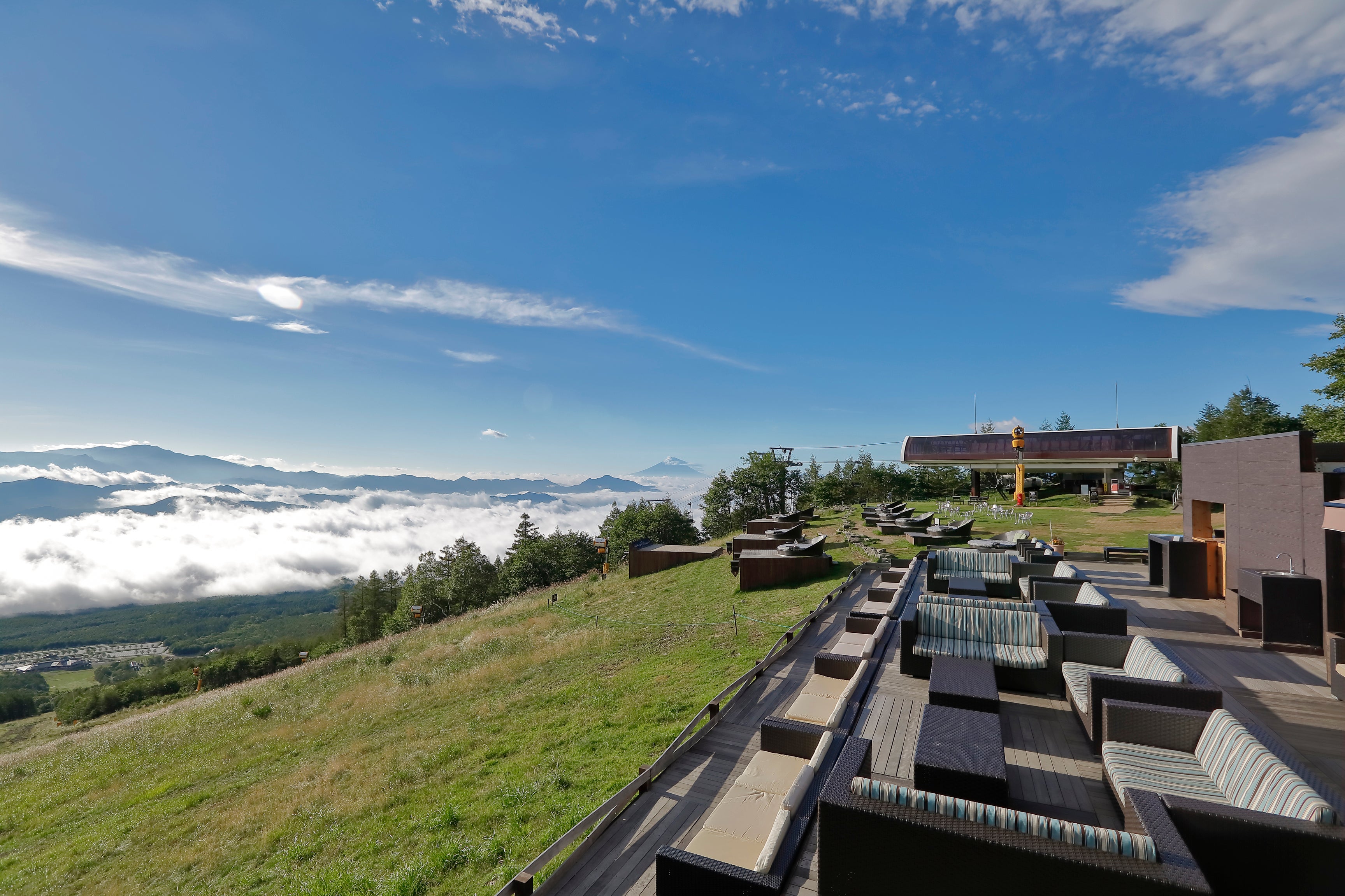 息をのむ大パノラマ「清里テラス」