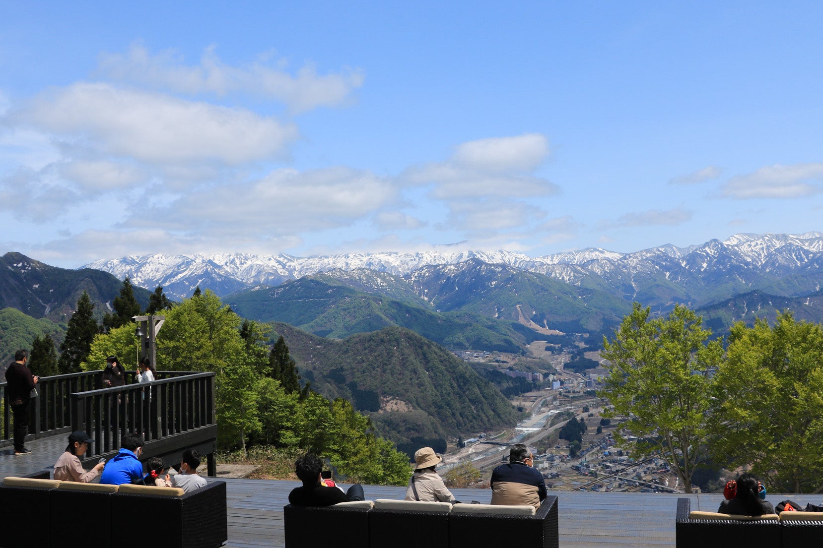 湯沢高原山頂からの眺望