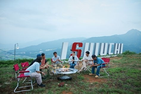 キャンピングオフィス_ロゴパークでの焚火トーク風景