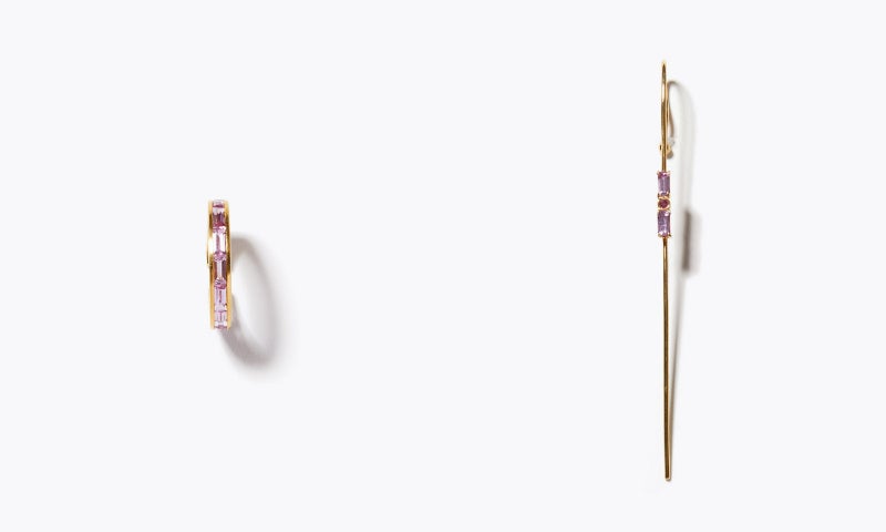 “eden” pink sapphire cuff 33,000yen (with tax)、”eden” pink sapphire ear cuff pierced earring 19,800yen (with tax)