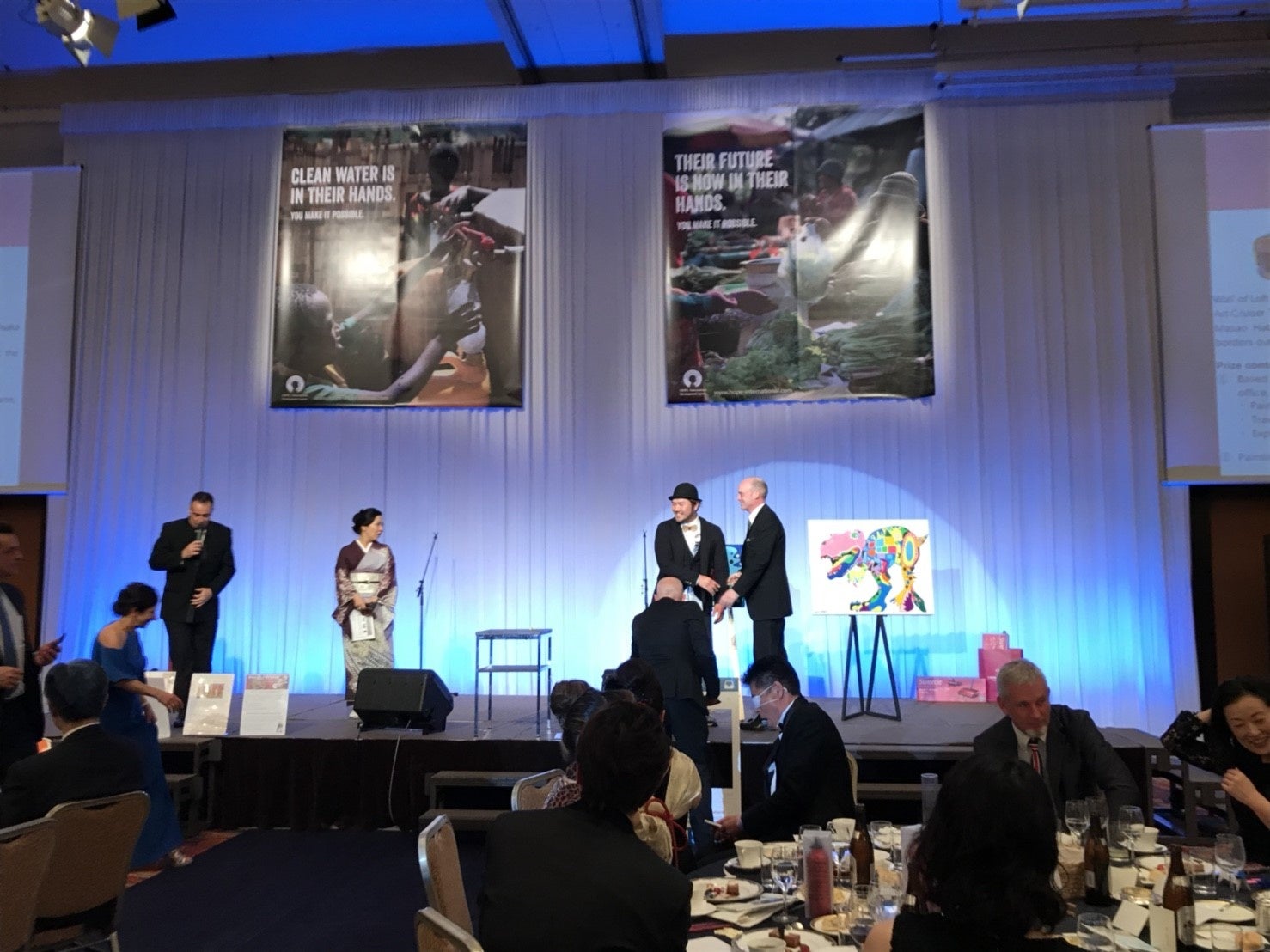 チャリティーオークションの様子