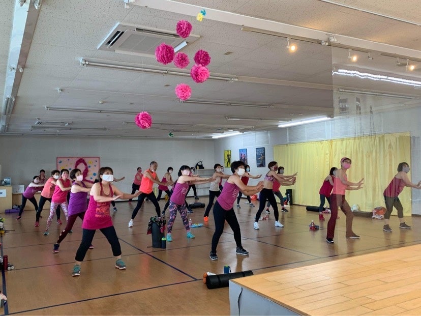 ジャザサイズ　上下ウェア BEYOND YOGA ピンク Strive Midi Legging - BEYOND YOGA