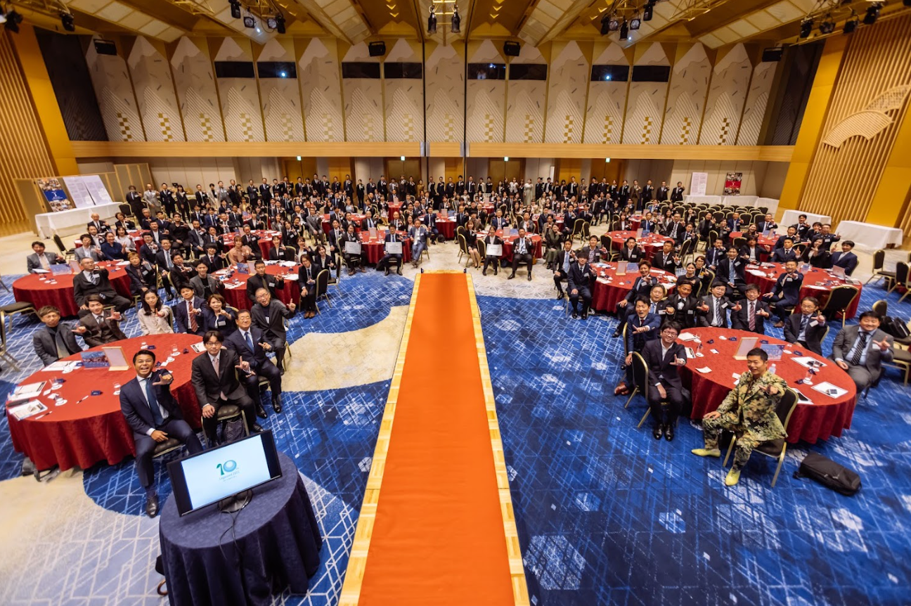 総勢265名の集合写真