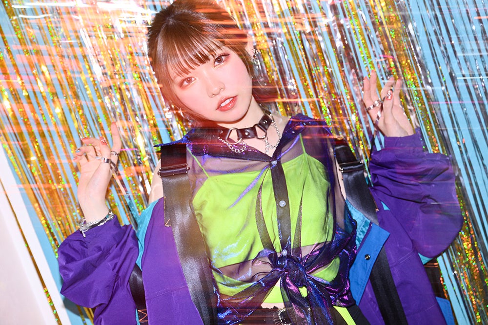 峯田茉優 等身大タペストリー 56982-740-