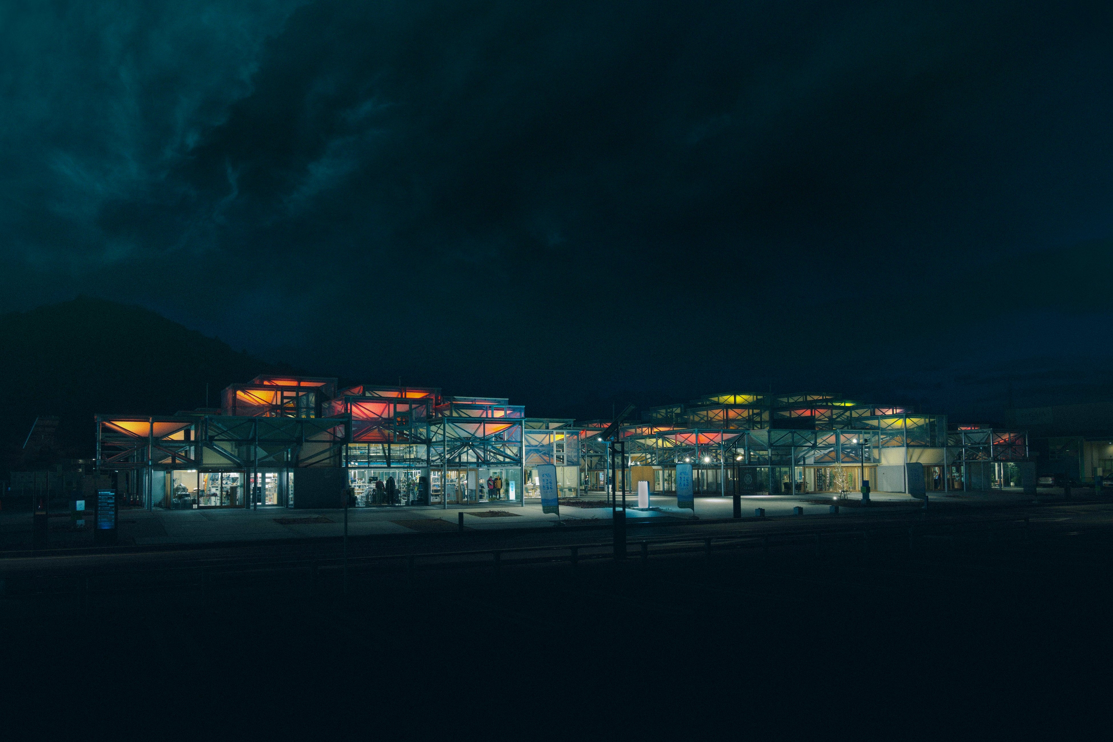 WEATHER TWIN 光のインスタレーション ©️ Konel