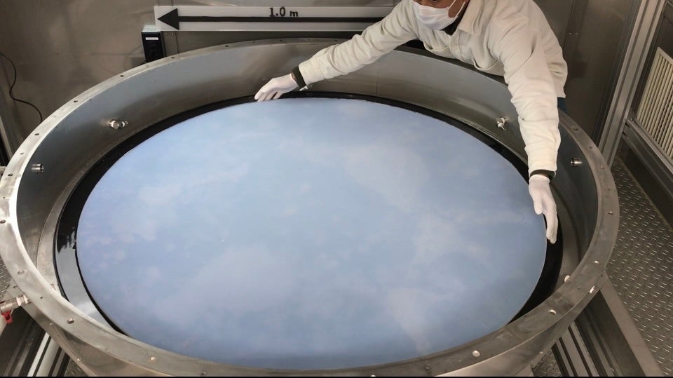 直径1.3 m超の「SUFA」モノリス