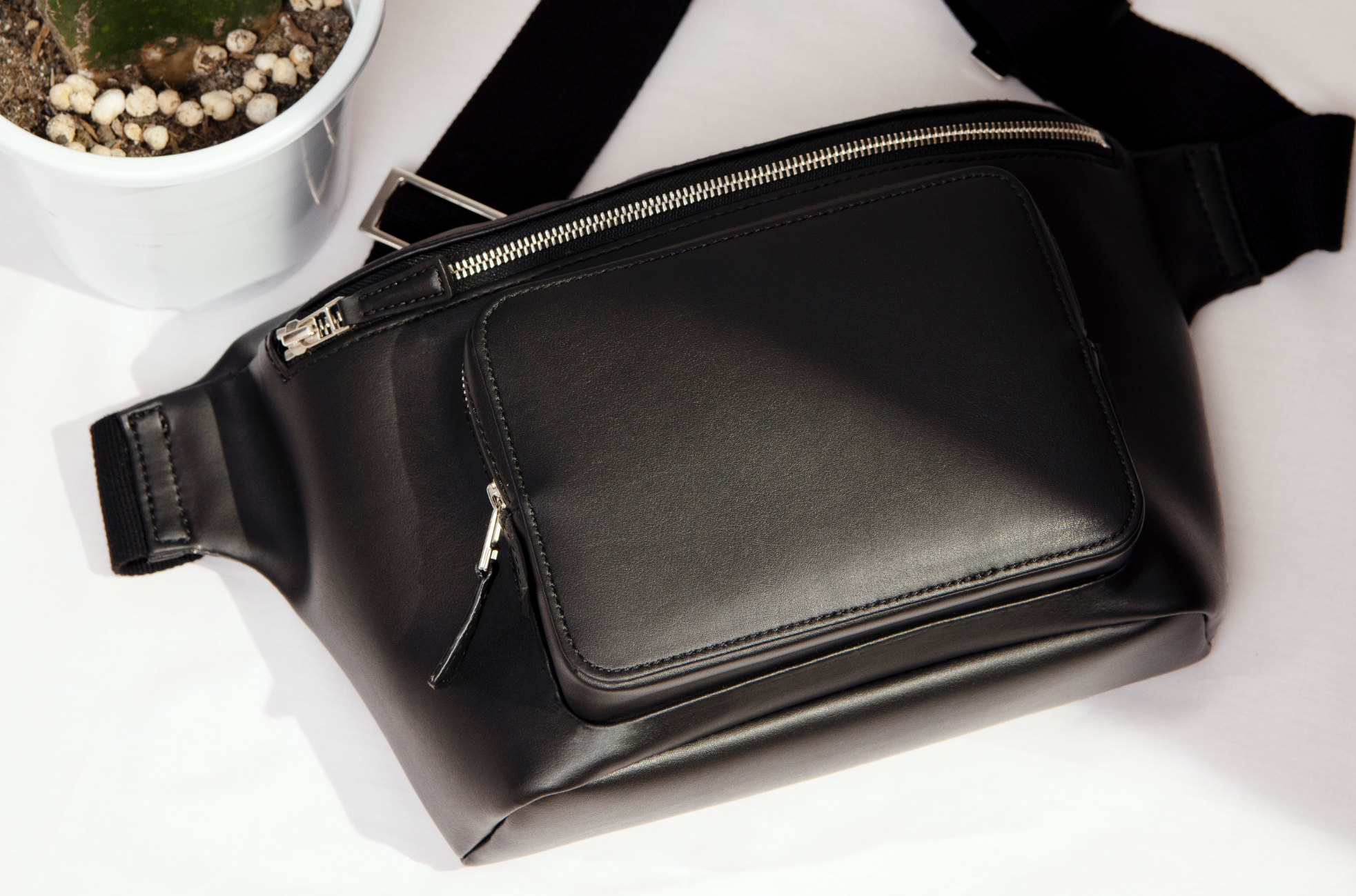 CRAFSTO】春にオススメのバッグ！植物性由来サボテンレザーを