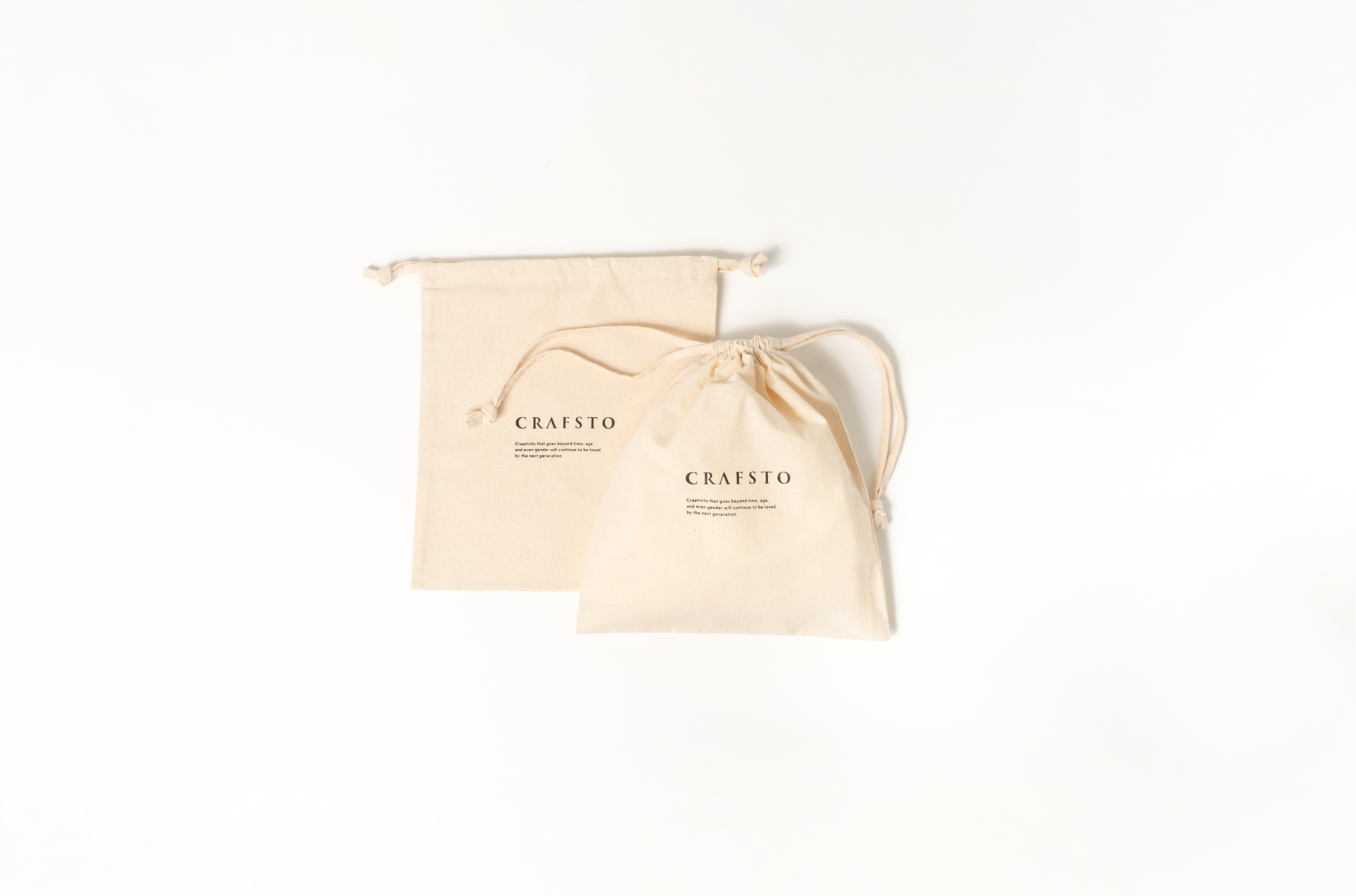 厚手の素材感のため、物を多めに入れても安心感があります