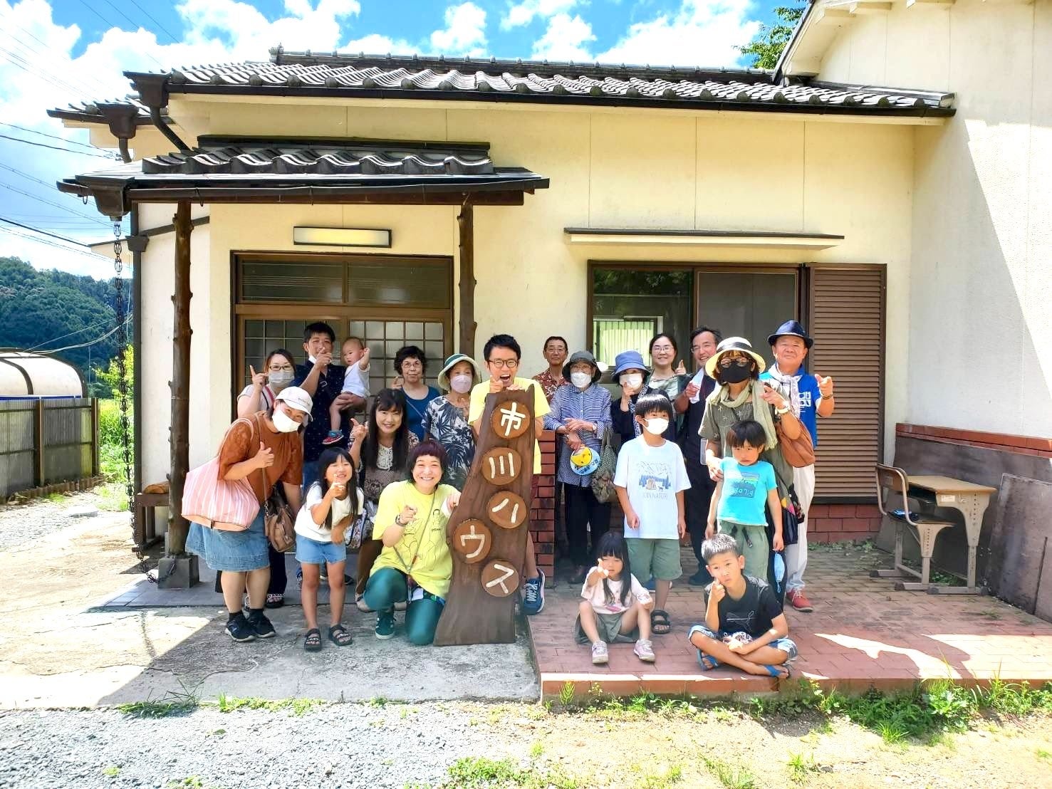 「市川町をあなたのふるさとにしよう」の空き家リノベに集まった支援者たち