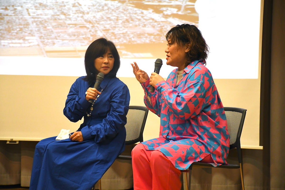 松本明子氏（左）・バービー氏（右）