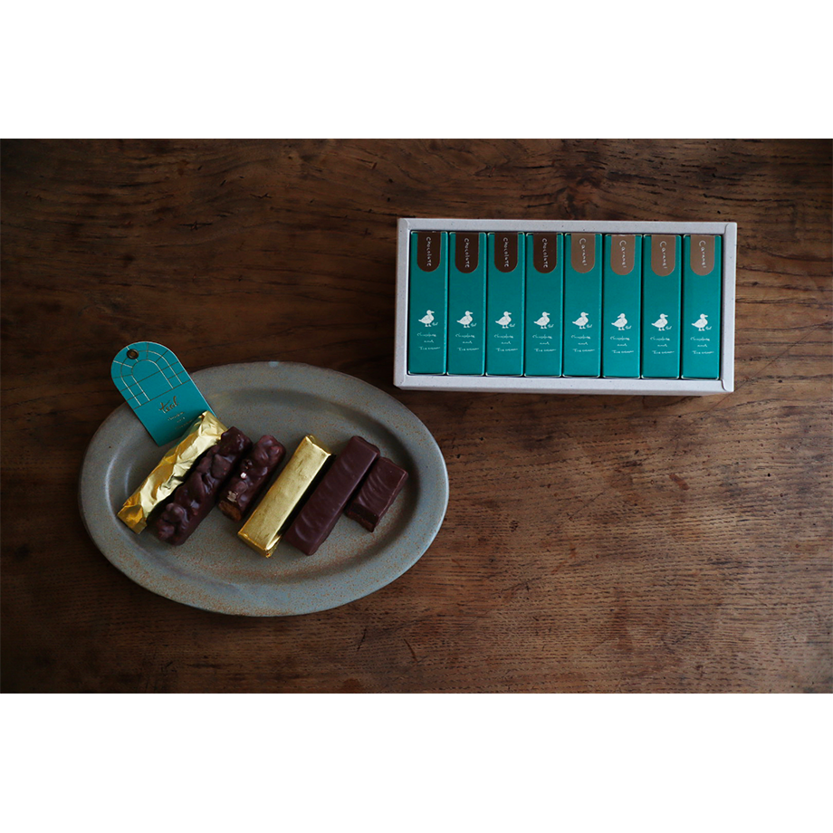 チョコレートバー（8本入4,324円／16本入8,432円）