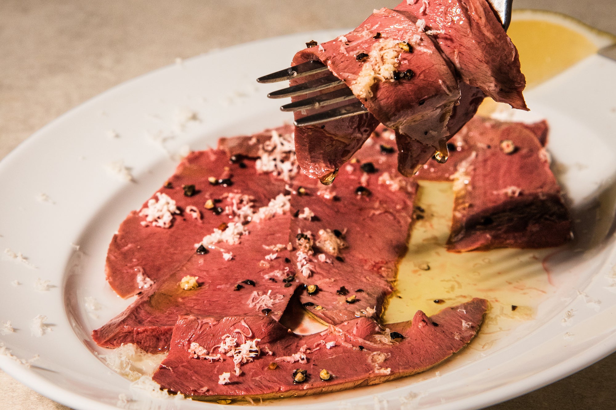 国産牛ハツと山わさび カルパッチョ