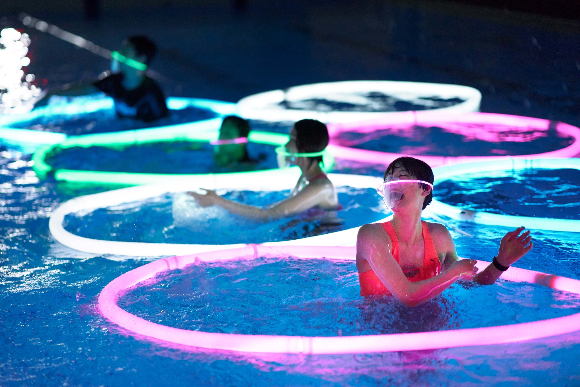 世界初 プールが光るダンスフロアになる 新感覚プール音楽イベント Club Pool 初開催 株式会社rockin Poolのプレスリリース 世界初 プールが光るダンスフロアになる 新感覚プール音楽イベント Club Pool 初開催 株式会社rockin Poolのプレスリリース