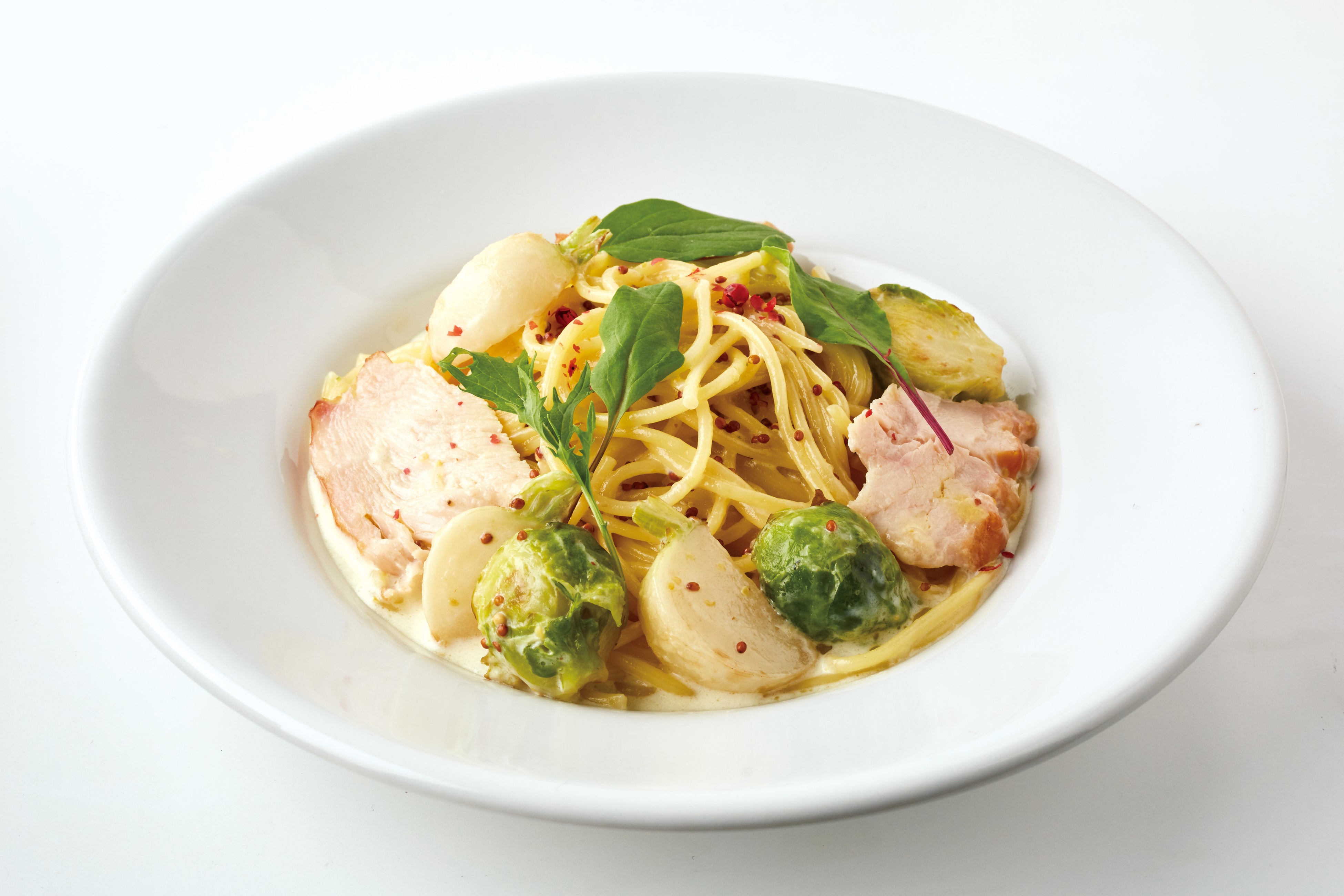 パスタ かぶとスモークチキンのマスタードクリーム